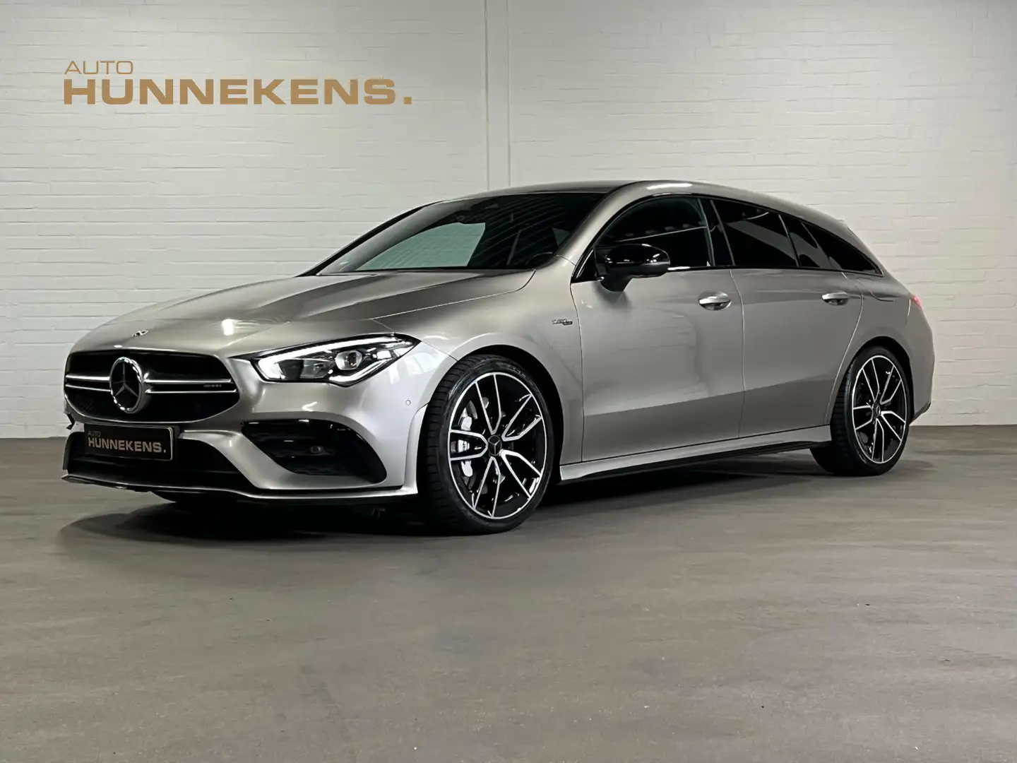 Mercedes-Benz CLA 35 AMG Shooting Brake 4MATIC Premium Plus Burmester | Sch Šedá - 1