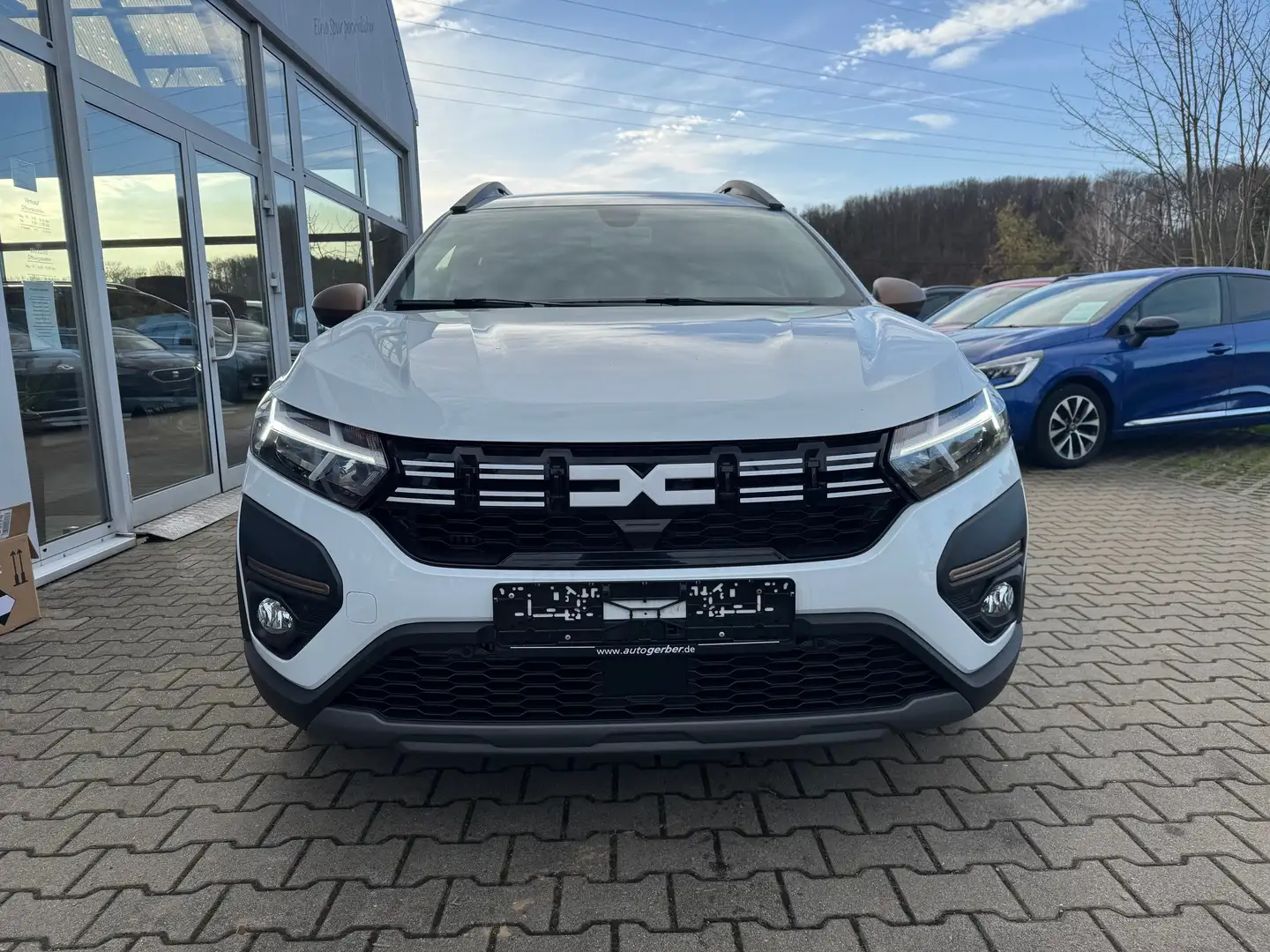 Dacia Jogger TCe 110 (7-Sitzer) Extreme+ Weiß - 2