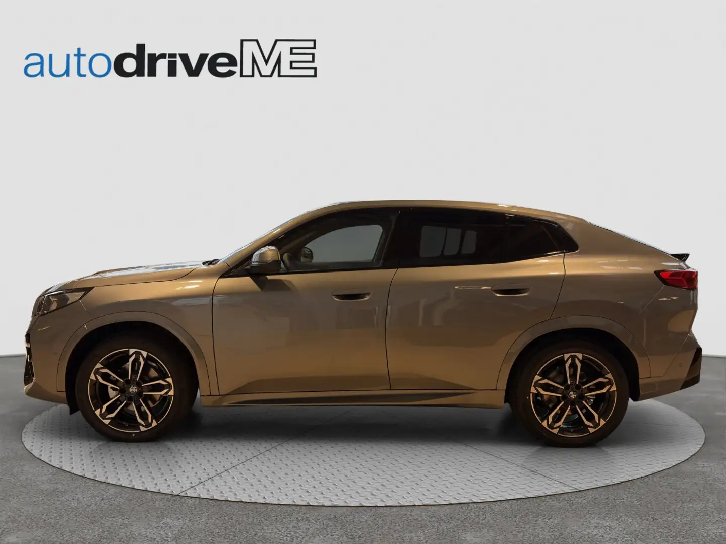 BMW iX2 eDrive 20 M-Sport Grau - 2