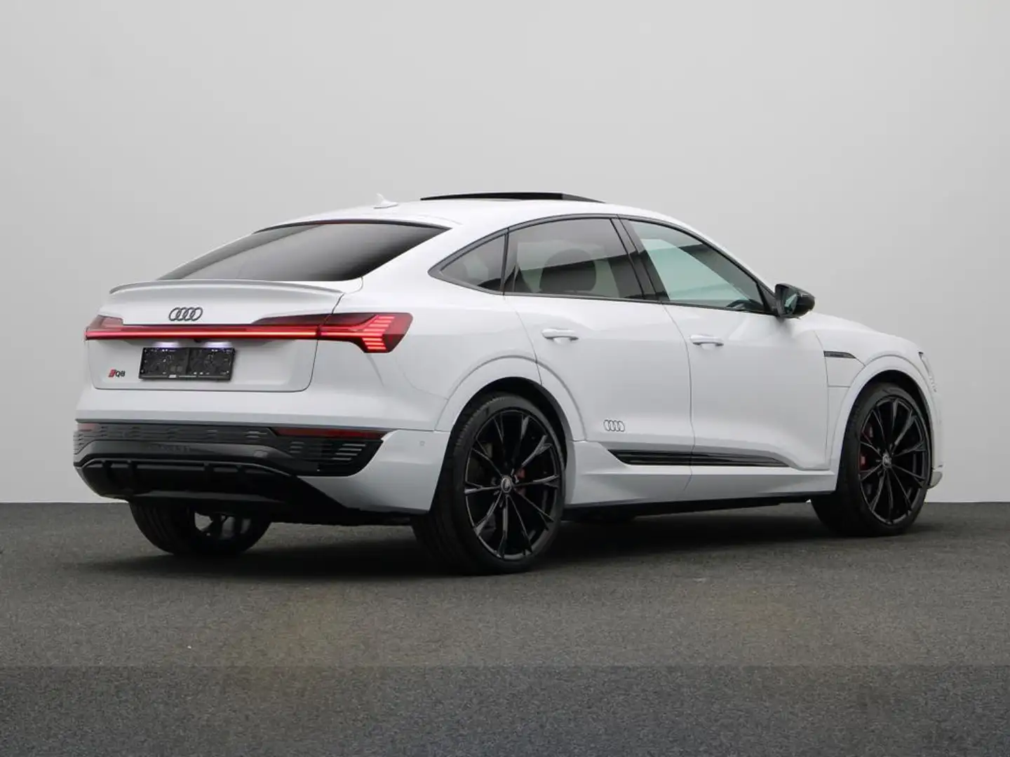 Audi Q8 e-tron Sportback S-LINE - 50  - 95 KWH - 340 PK - QUATTRO Wit - 2