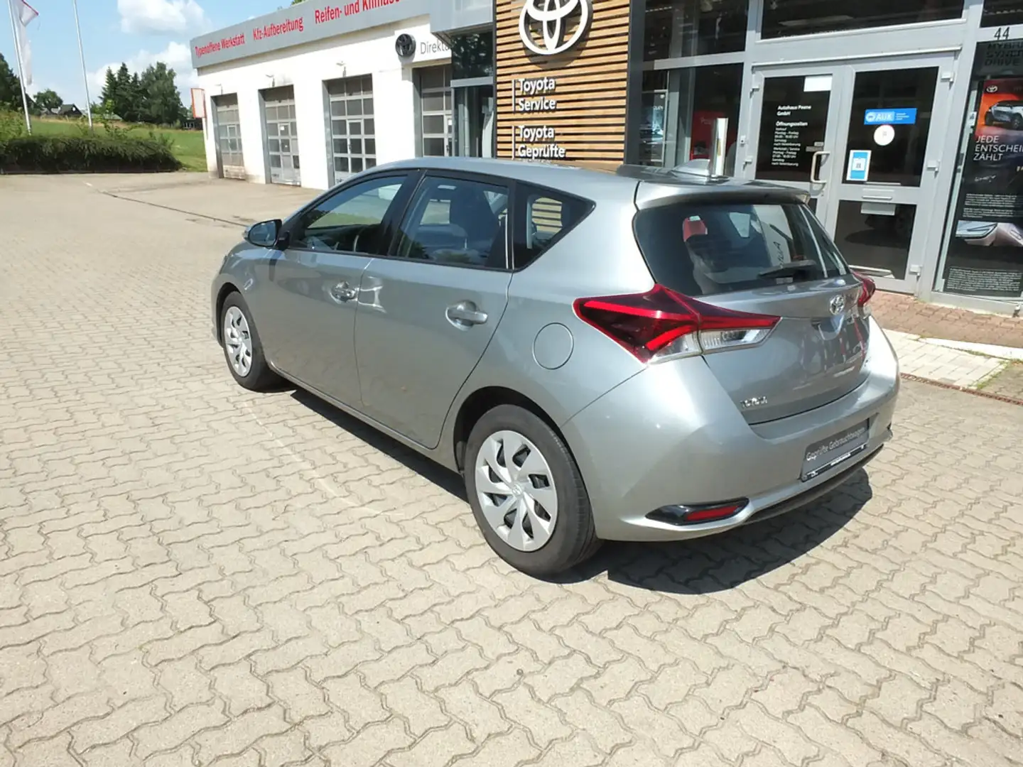 Toyota Auris 1.3 Cool Argintiu - 2