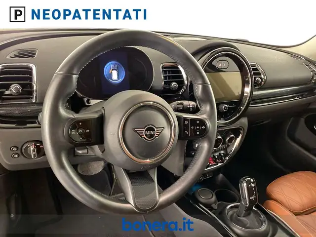 Mini Cooper Cooper view 16