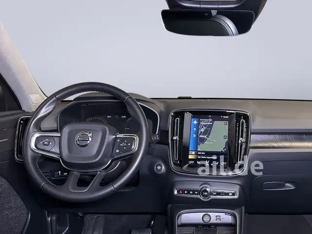 Volvo XC40 view 13
