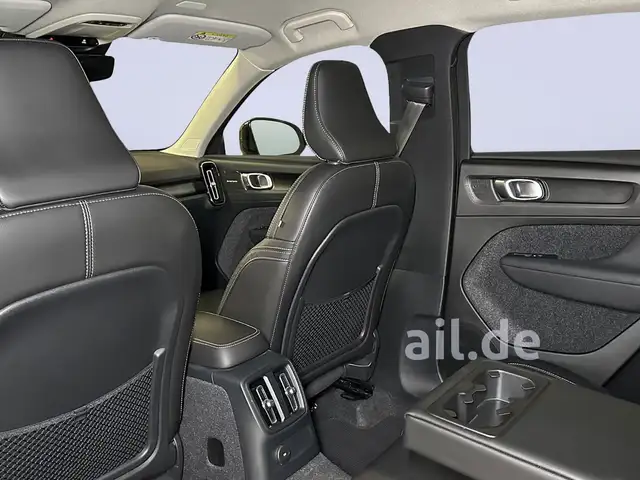 Volvo XC40 view 7