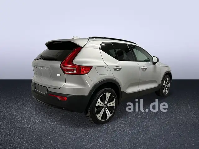 Volvo XC40 view 14