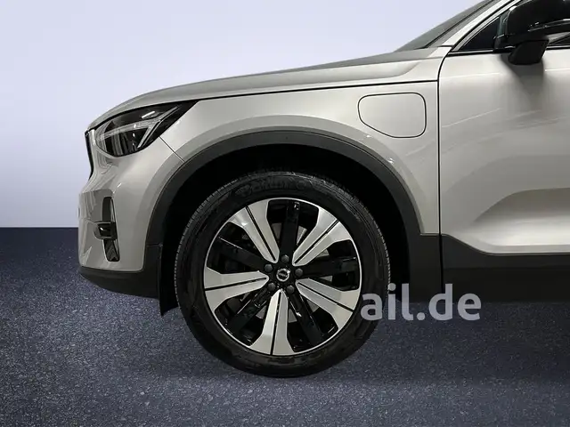 Volvo XC40 view 8