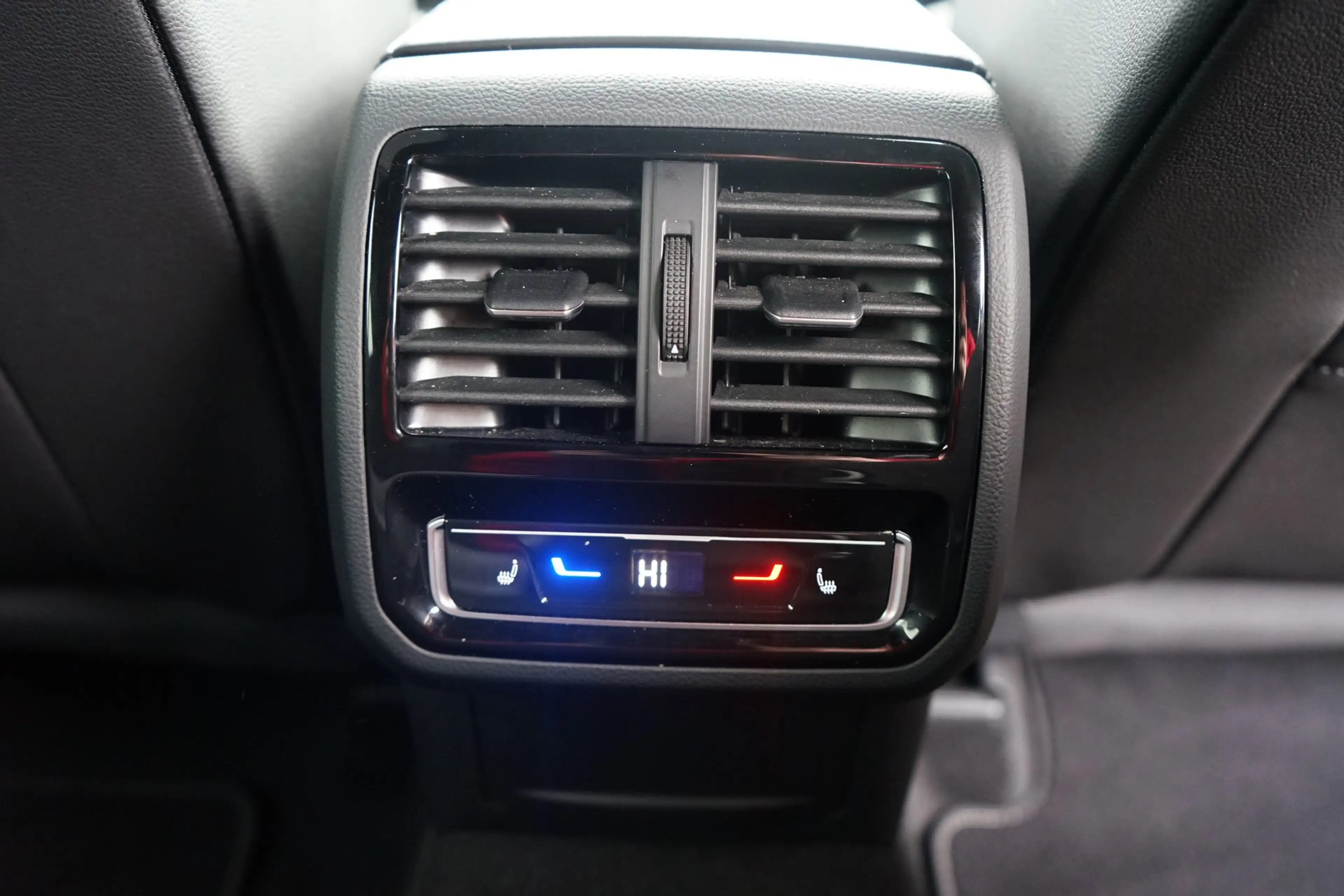 Volkswagen Arteon SB 1.4 TSI eHybrid R-Line LED 360° Navi — photo 13