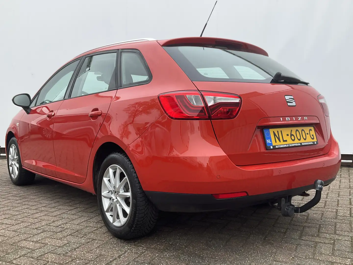 SEAT Ibiza ST 1.0 EcoTSI Style Connect Red Chili Trekhaak Cru Rouge - 2