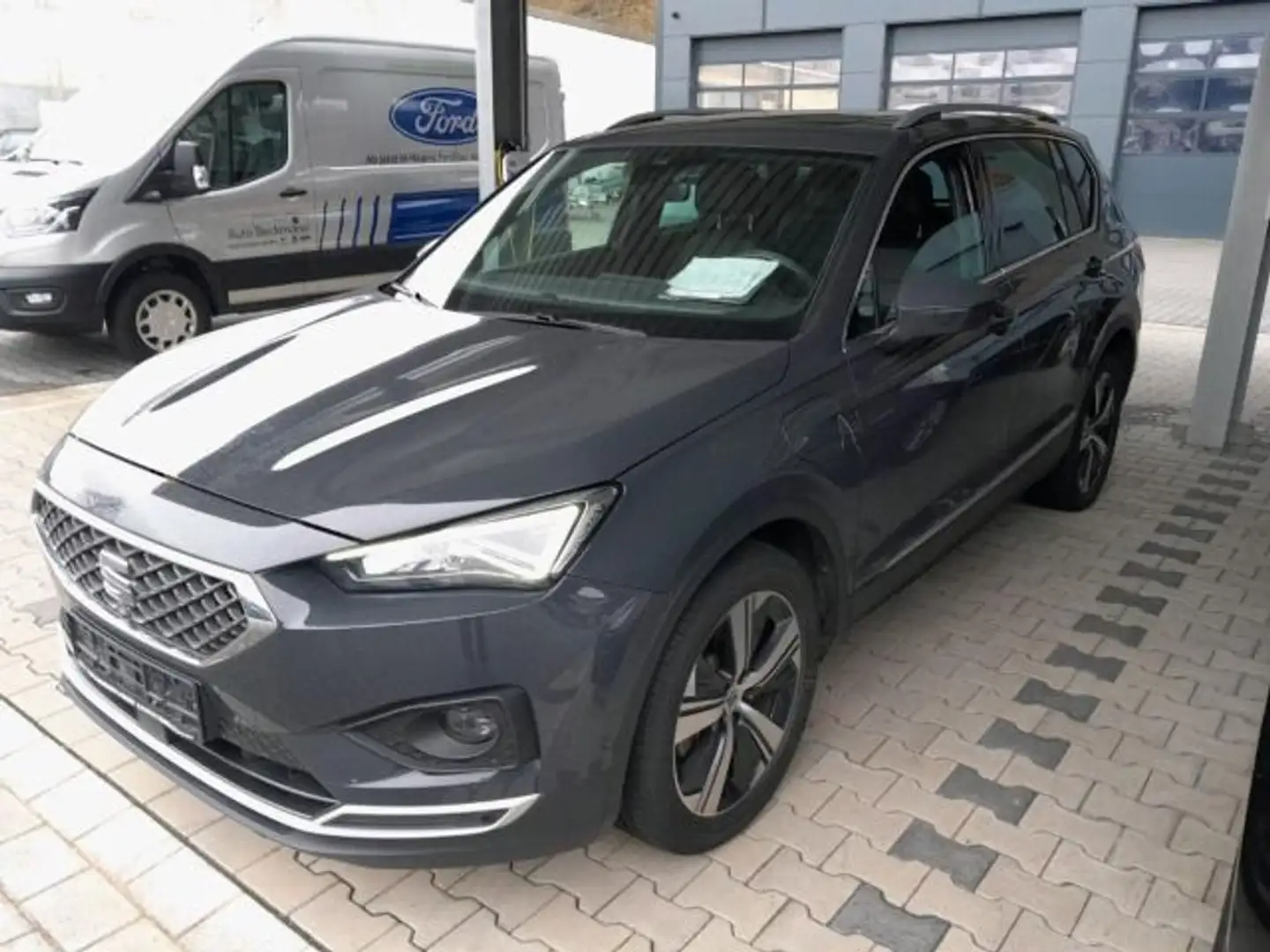 SEAT Tarraco 1.4 eHybrid XCELLENCE PANO LM19 AHK Grau - 2