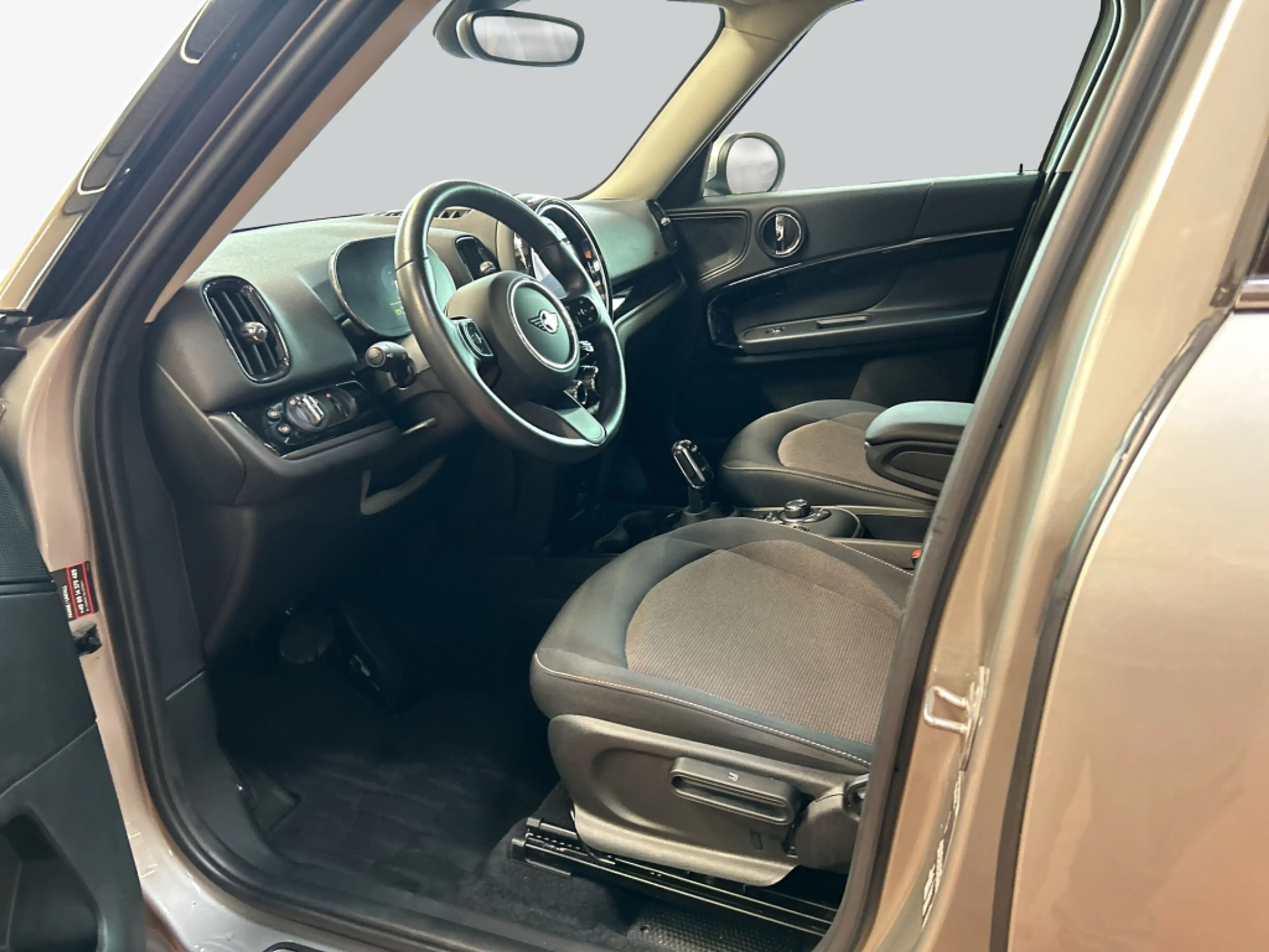 MINI Cooper Countryman Cooper Countryman Aut. Essential Trim LED Navi — photo 9
