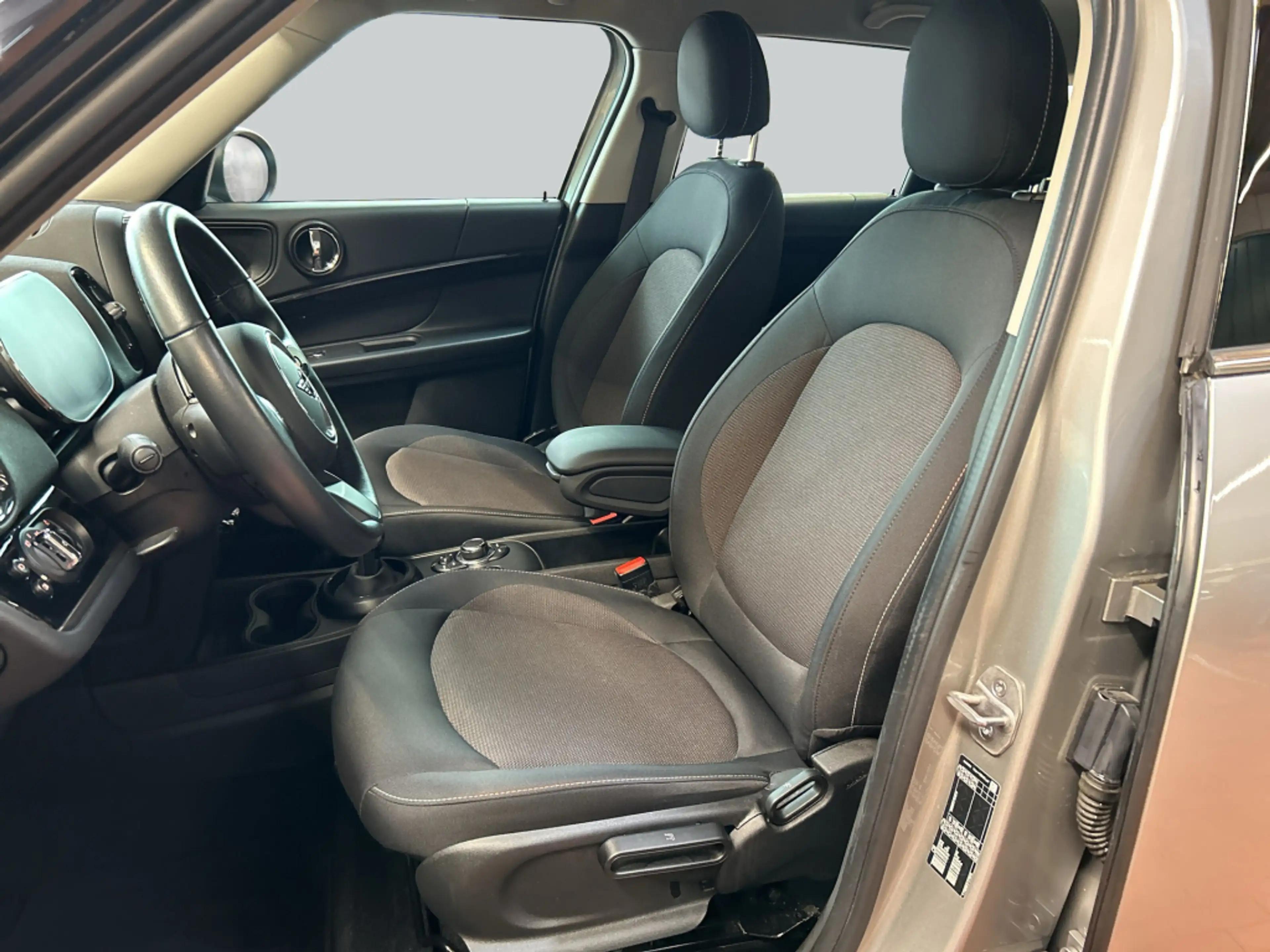 MINI Cooper Countryman Cooper Countryman Aut. Essential Trim LED Navi — photo 10