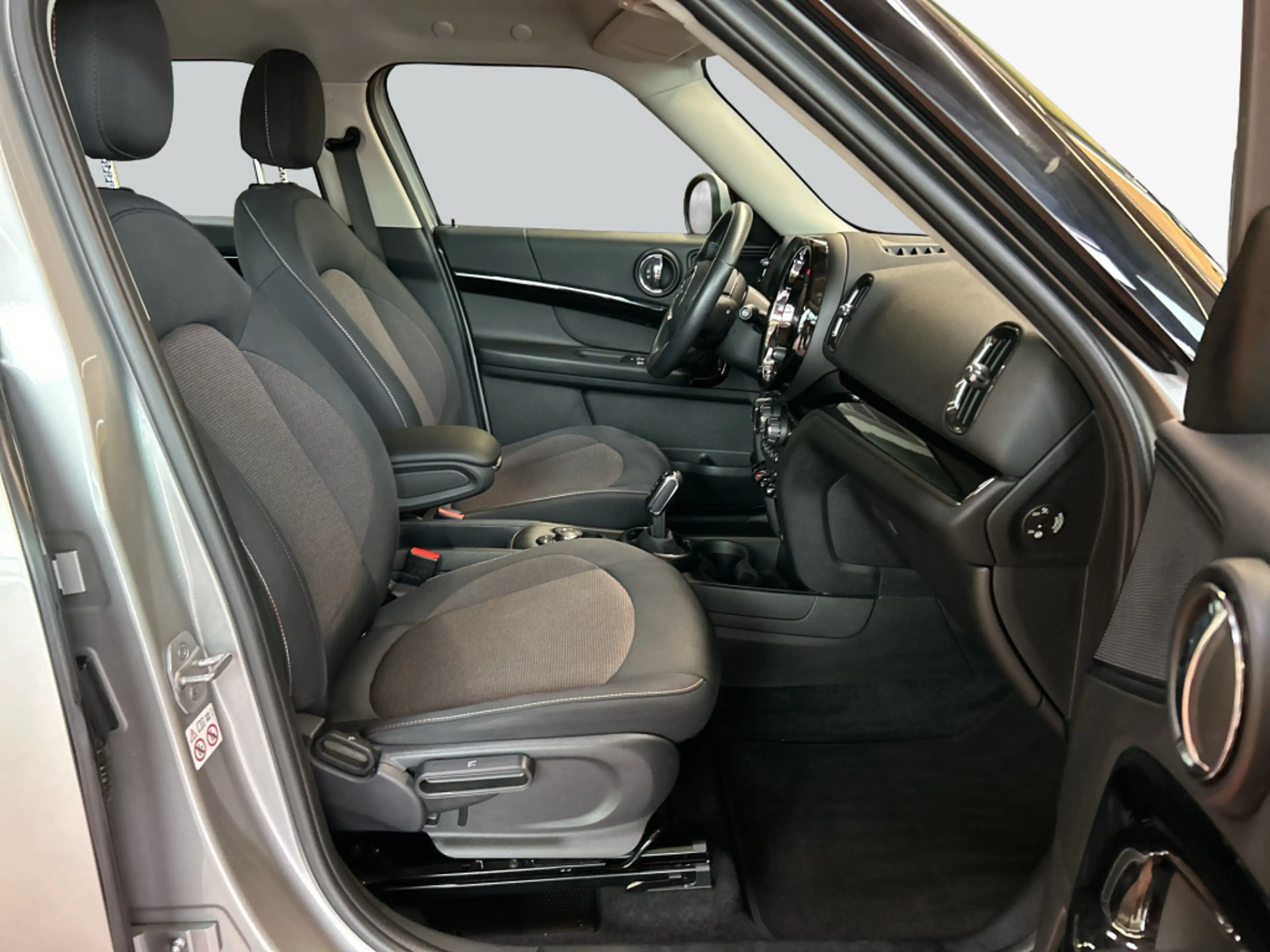 MINI Cooper Countryman Cooper Countryman Aut. Essential Trim LED Navi — photo 12