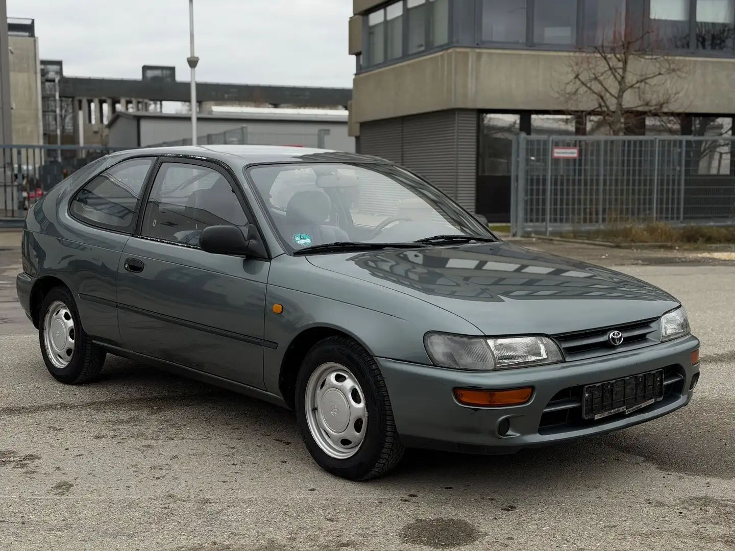 Toyota Corolla 1.3 orig. 56000km aus 1.Hand TÜV-2027 Grau - 2
