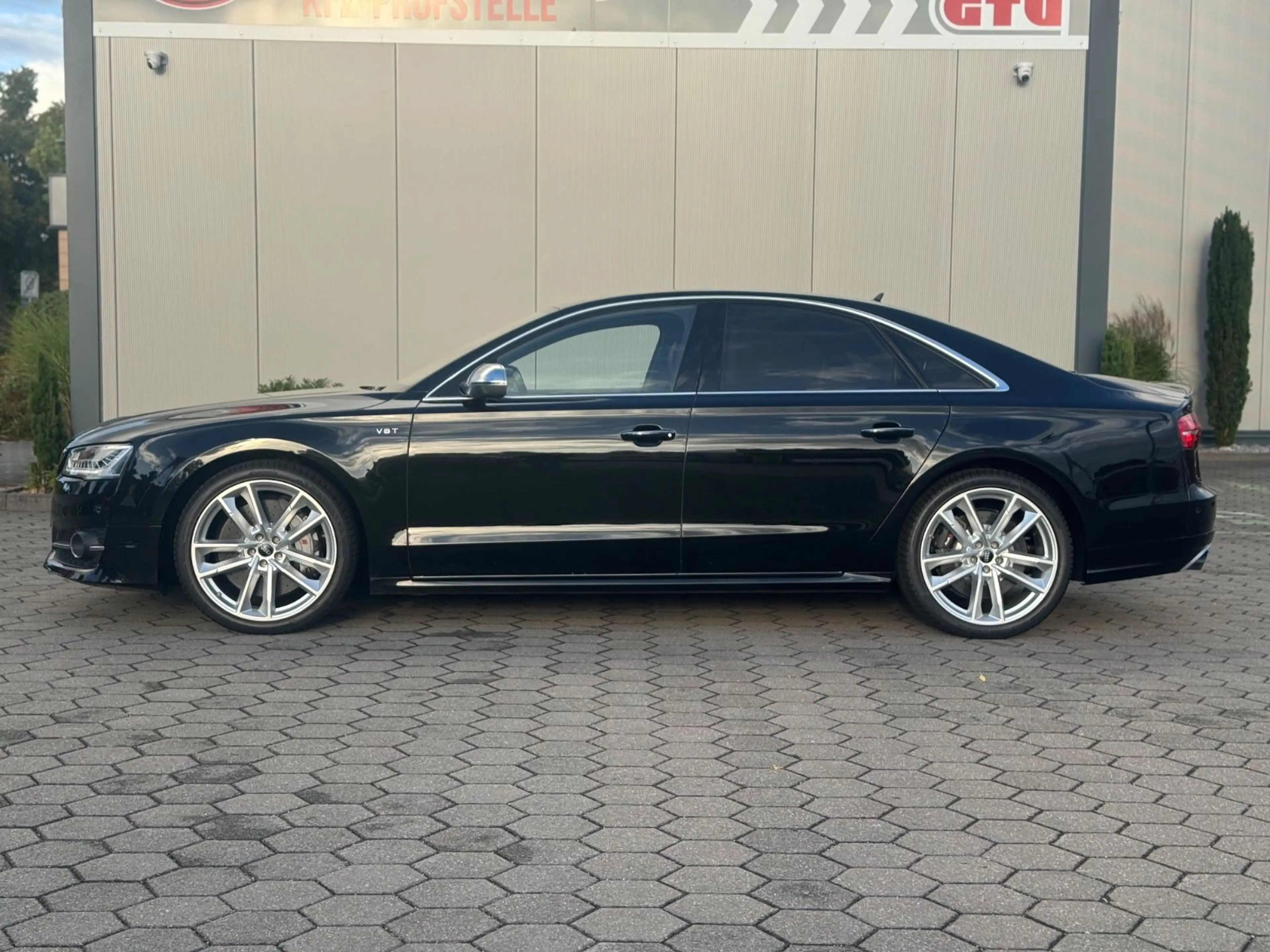 Audi S8 4.0 TFSI plus tiptronic quattro — photo 4