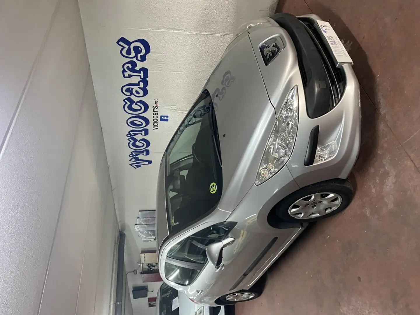 Peugeot 308 1.6HDI FAP Active Silber - 1