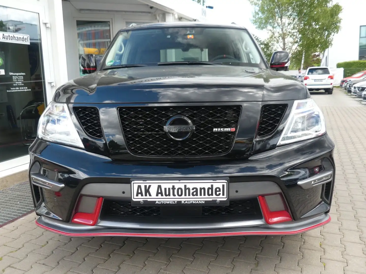 Nissan Patrol / Armada Platinium V8 Nismo 8-Sitz Negro - 2