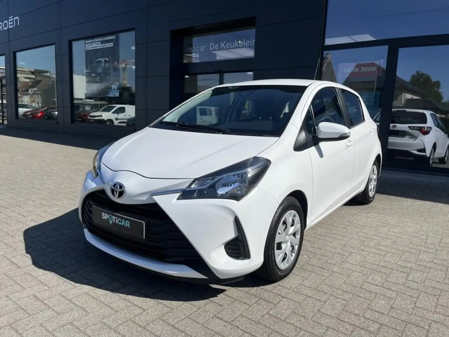 Toyota Yaris Comfort 1.0 benzine 72 pk Wit - 1