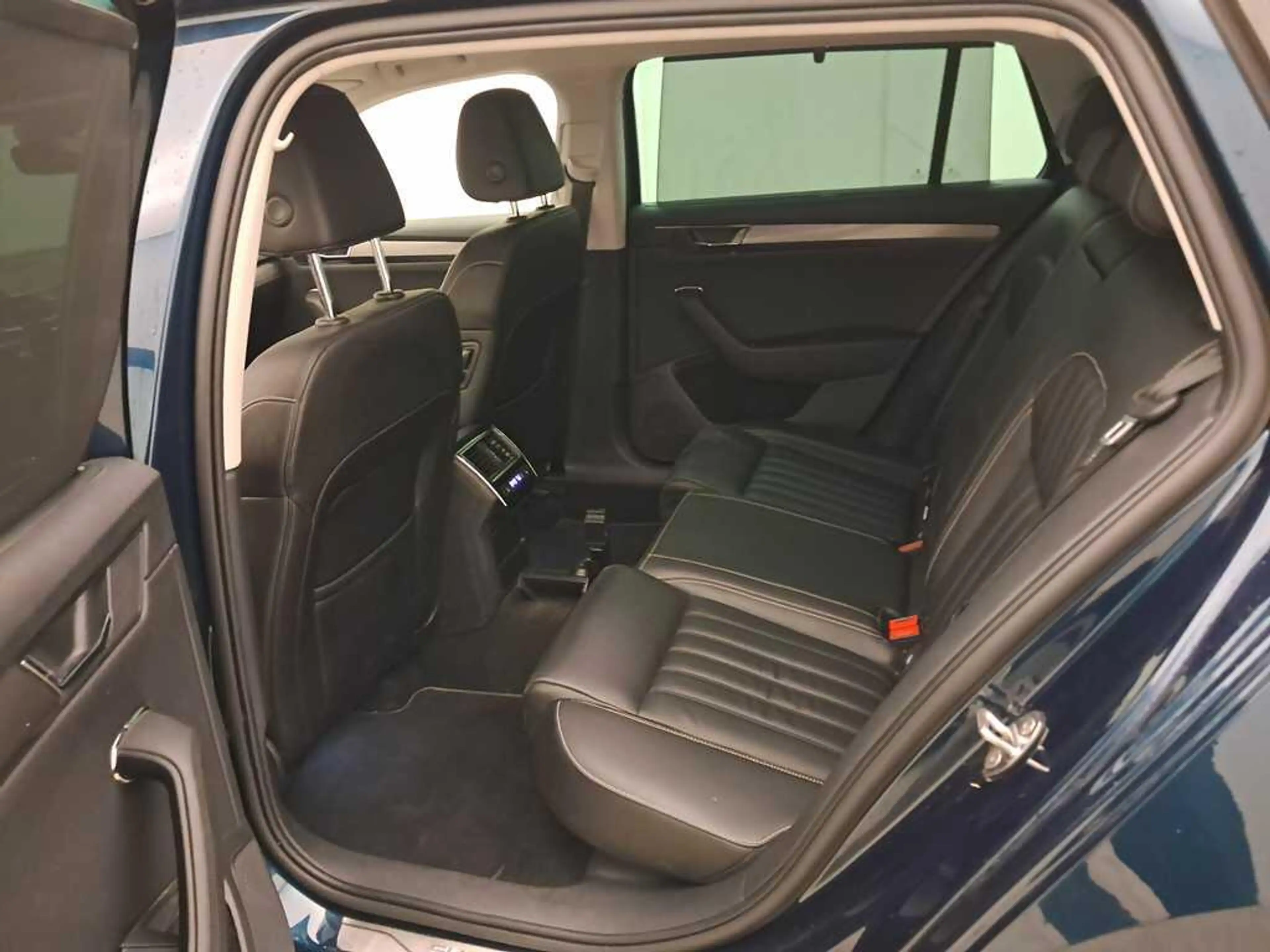 Skoda Superb Combi 1.5 TSi Aut. Clever+ /€13.990 netto / Leder / Navi / Memory / ... — photo 7