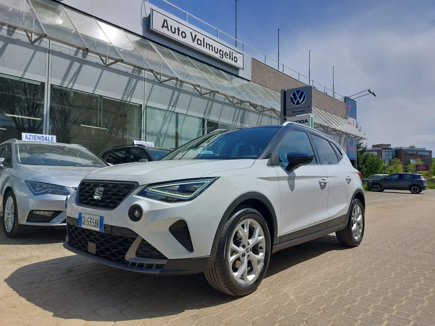 SEAT Arona Arona 1.0 ecotsi FR 95cv Weiß - 1