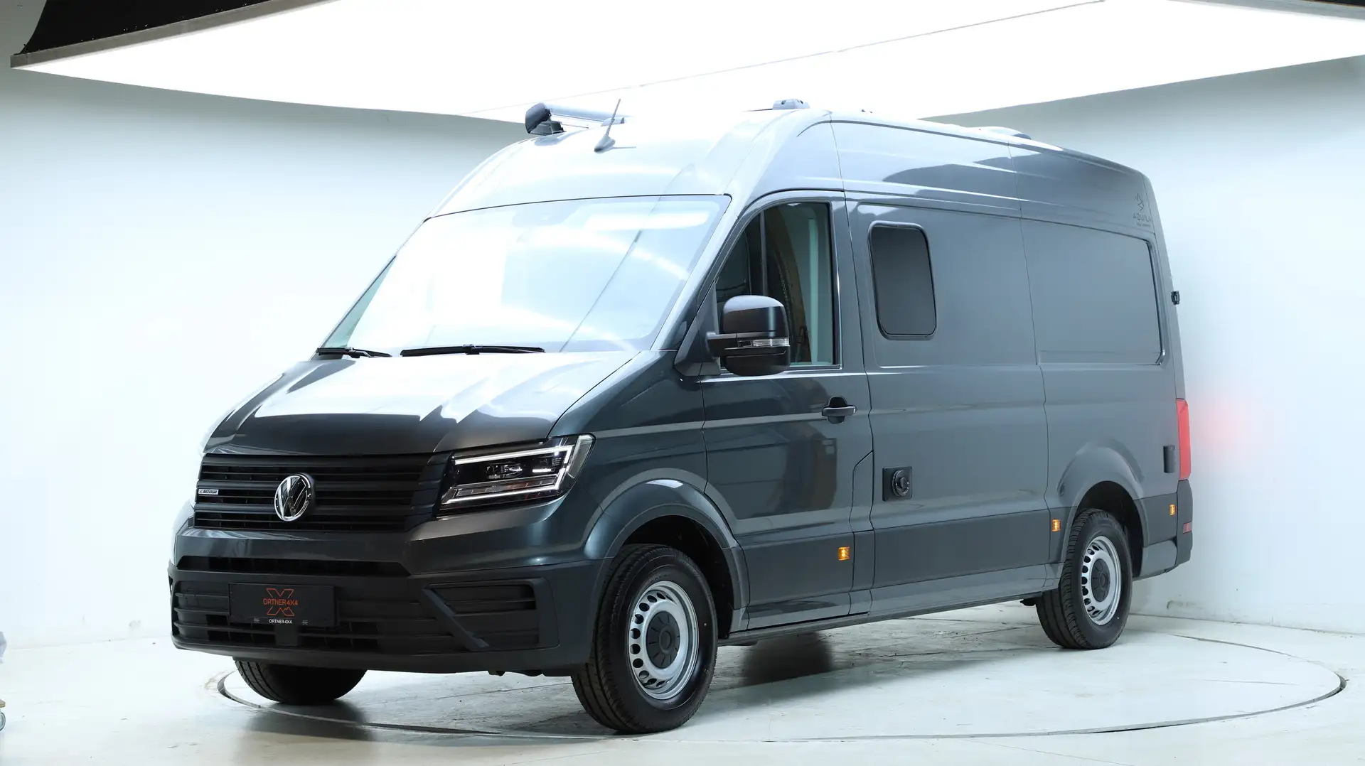 Volkswagen Crafter Aqulia C6 4x4 Adventure Camper Grau - 1