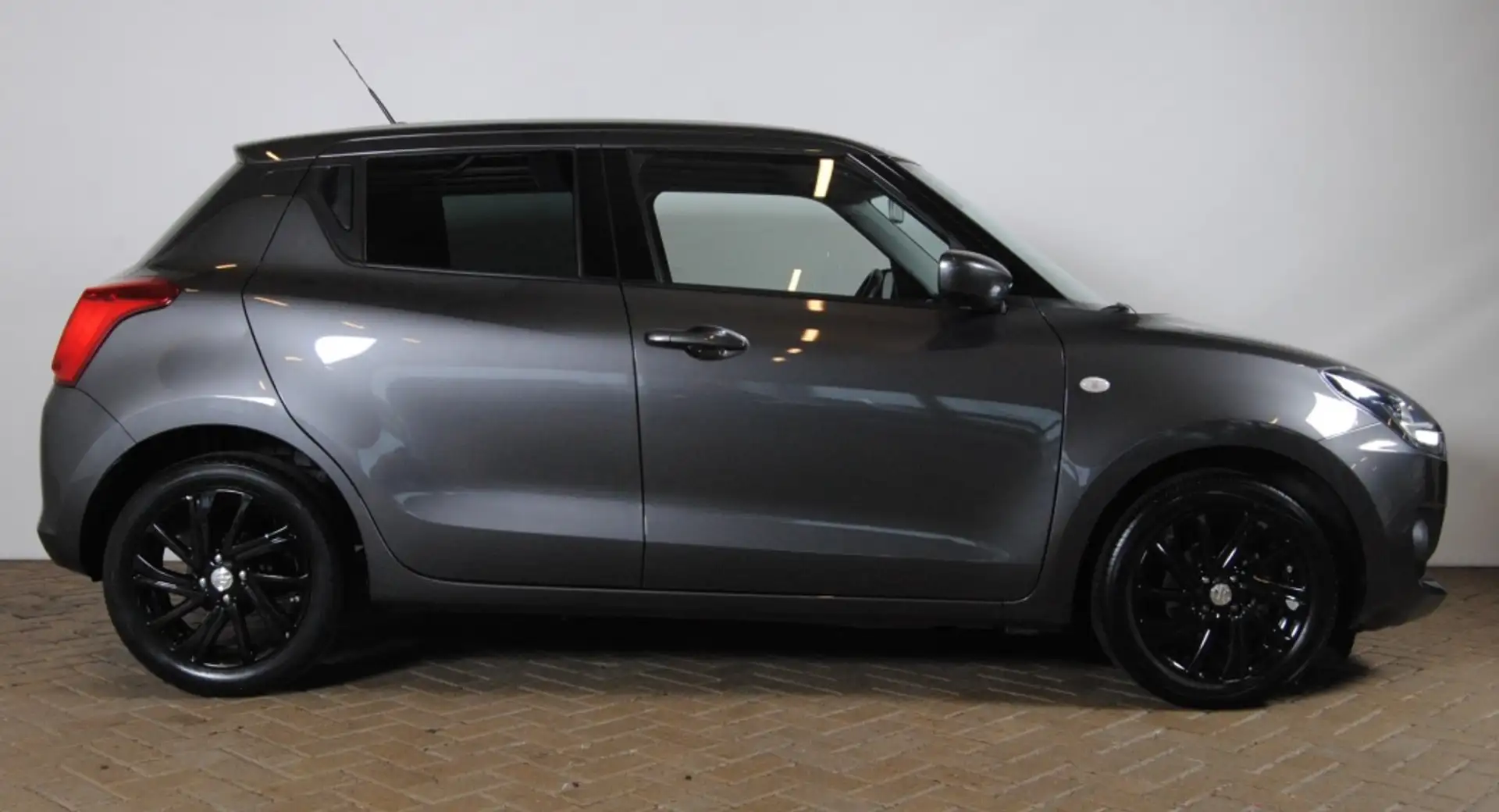 Suzuki Swift || Icl 6 maanden garantie! 1.2 Comfort Sm.Hyb.|| C Gris - 2