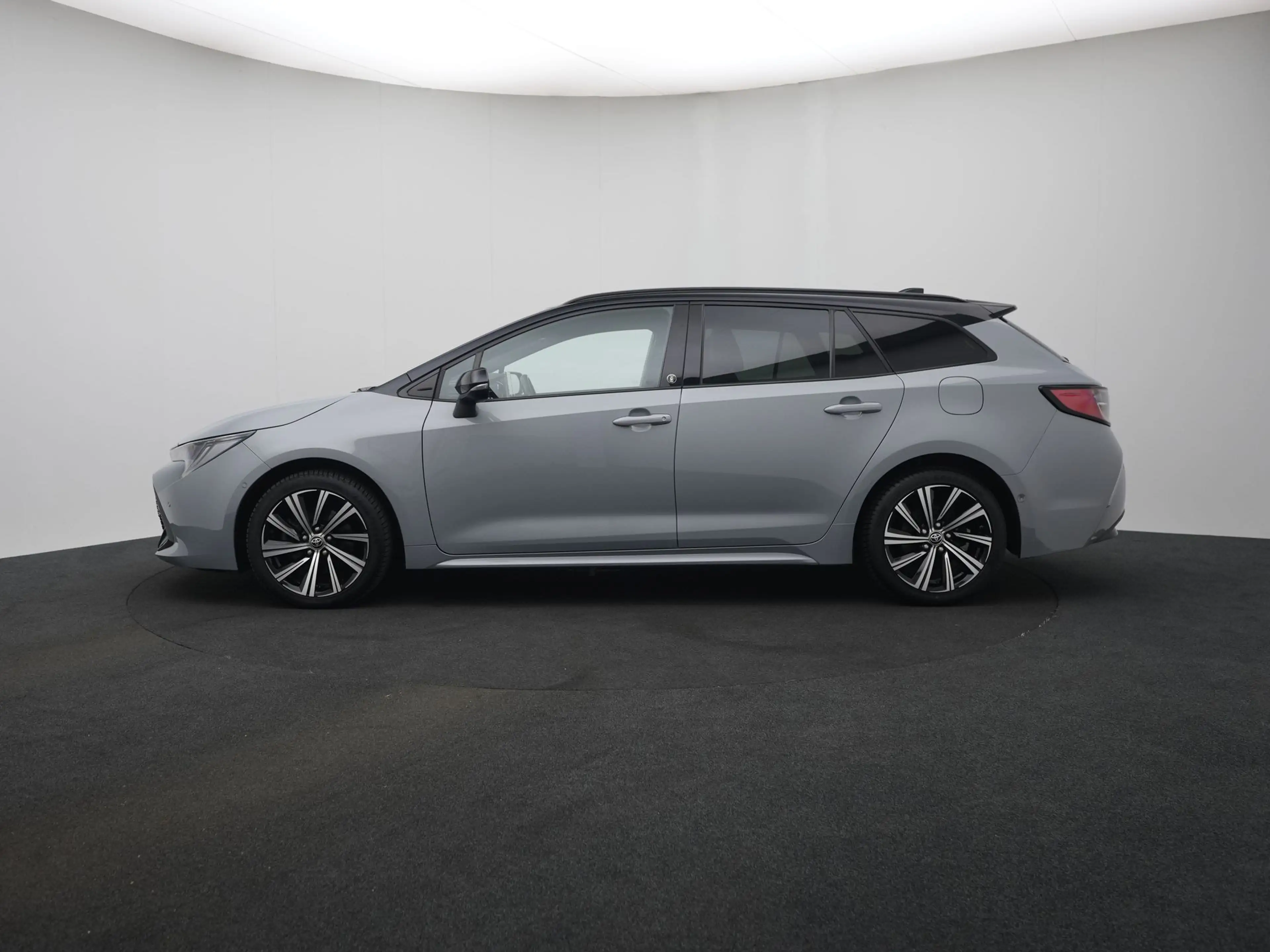 Toyota Corolla Touring Sports 2.0 Hybrid Dynamic | Voorruit-Stuur — photo 3