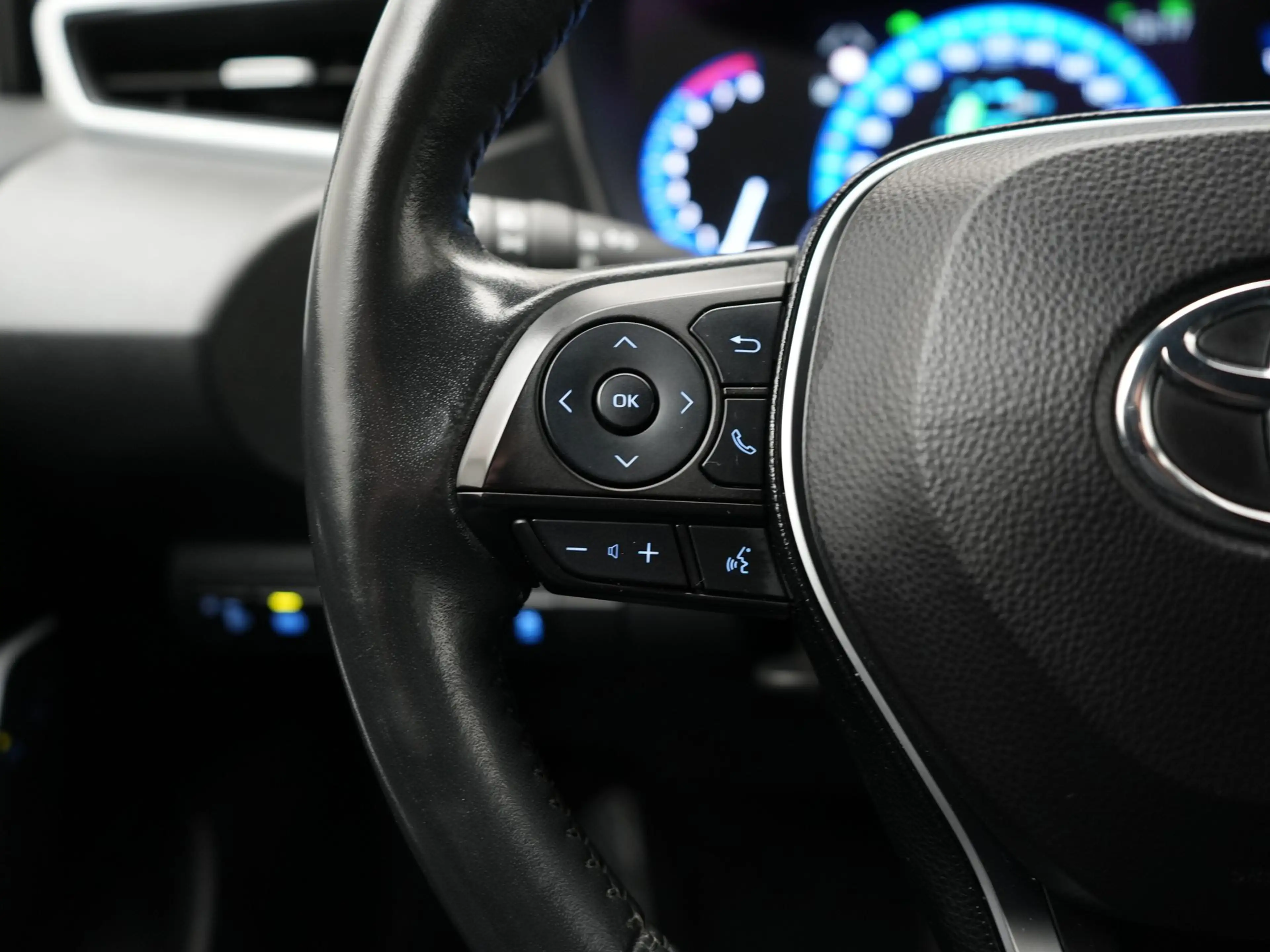 Toyota Corolla Touring Sports 2.0 Hybrid Dynamic | Voorruit-Stuur — photo 14
