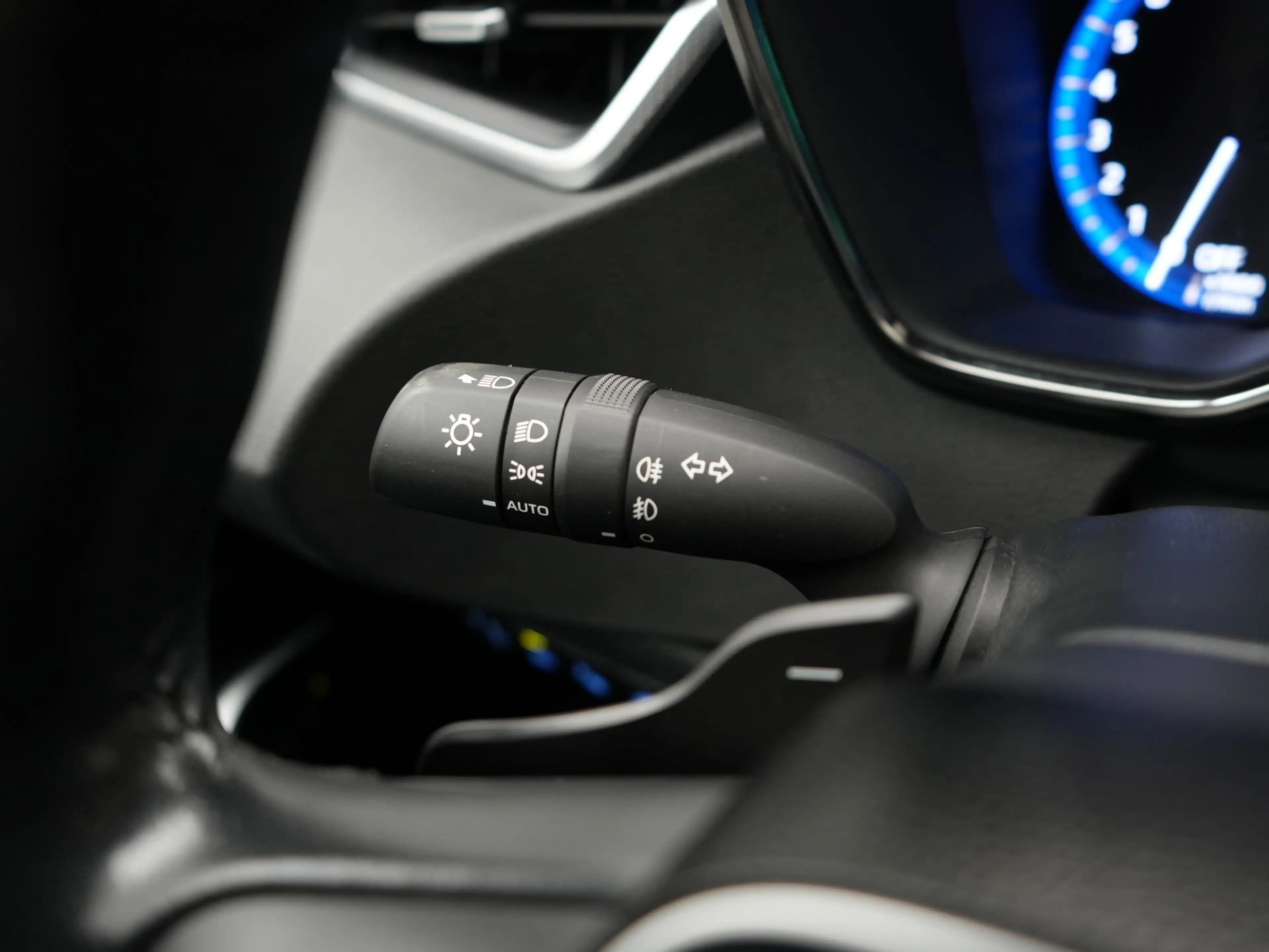Toyota Corolla Touring Sports 2.0 Hybrid Dynamic | Voorruit-Stuur — photo 10