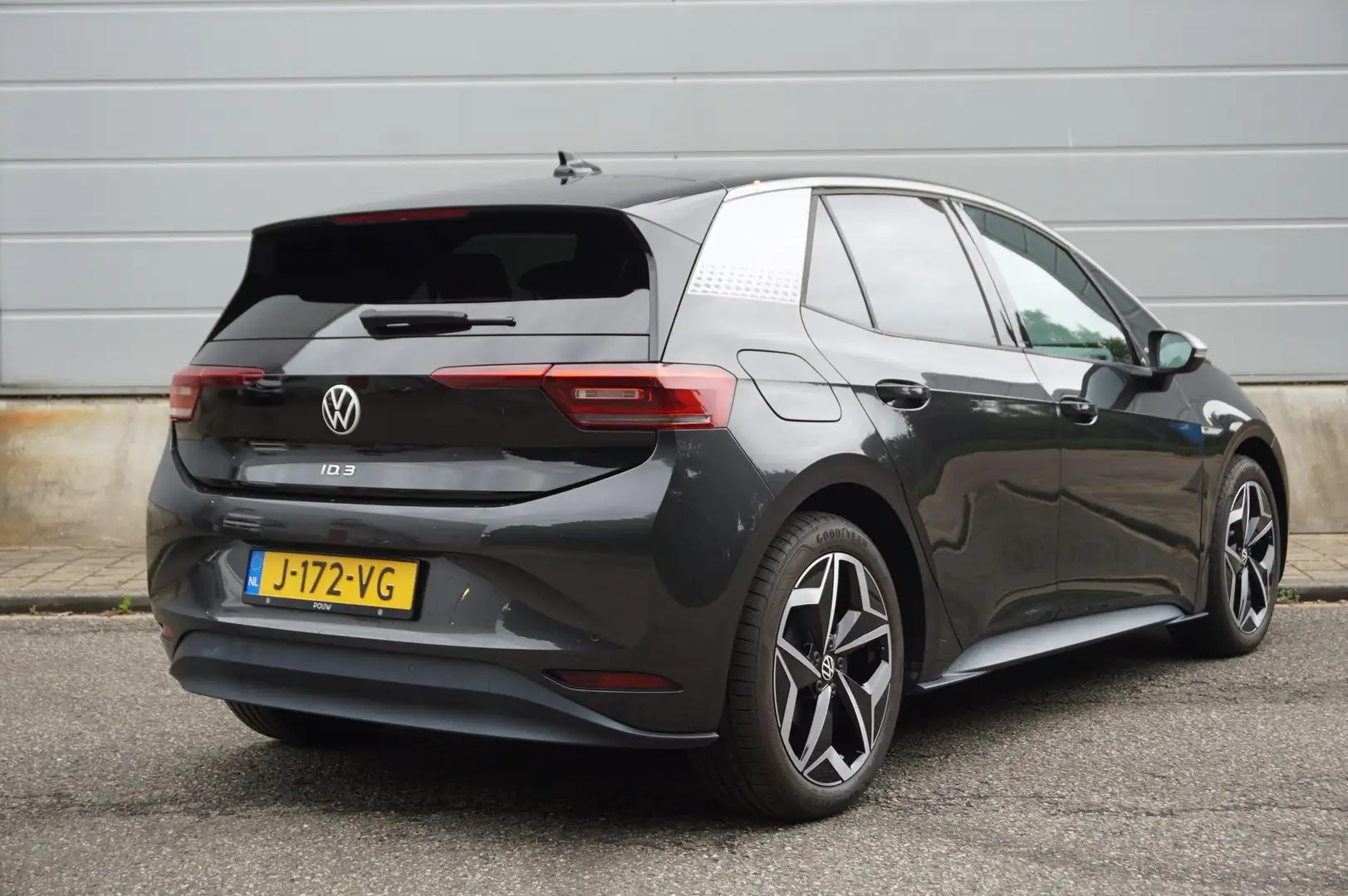 Volkswagen ID.3 204pk First Plus 58 kWh | Achteruitrijcamera | Key Grau - 2