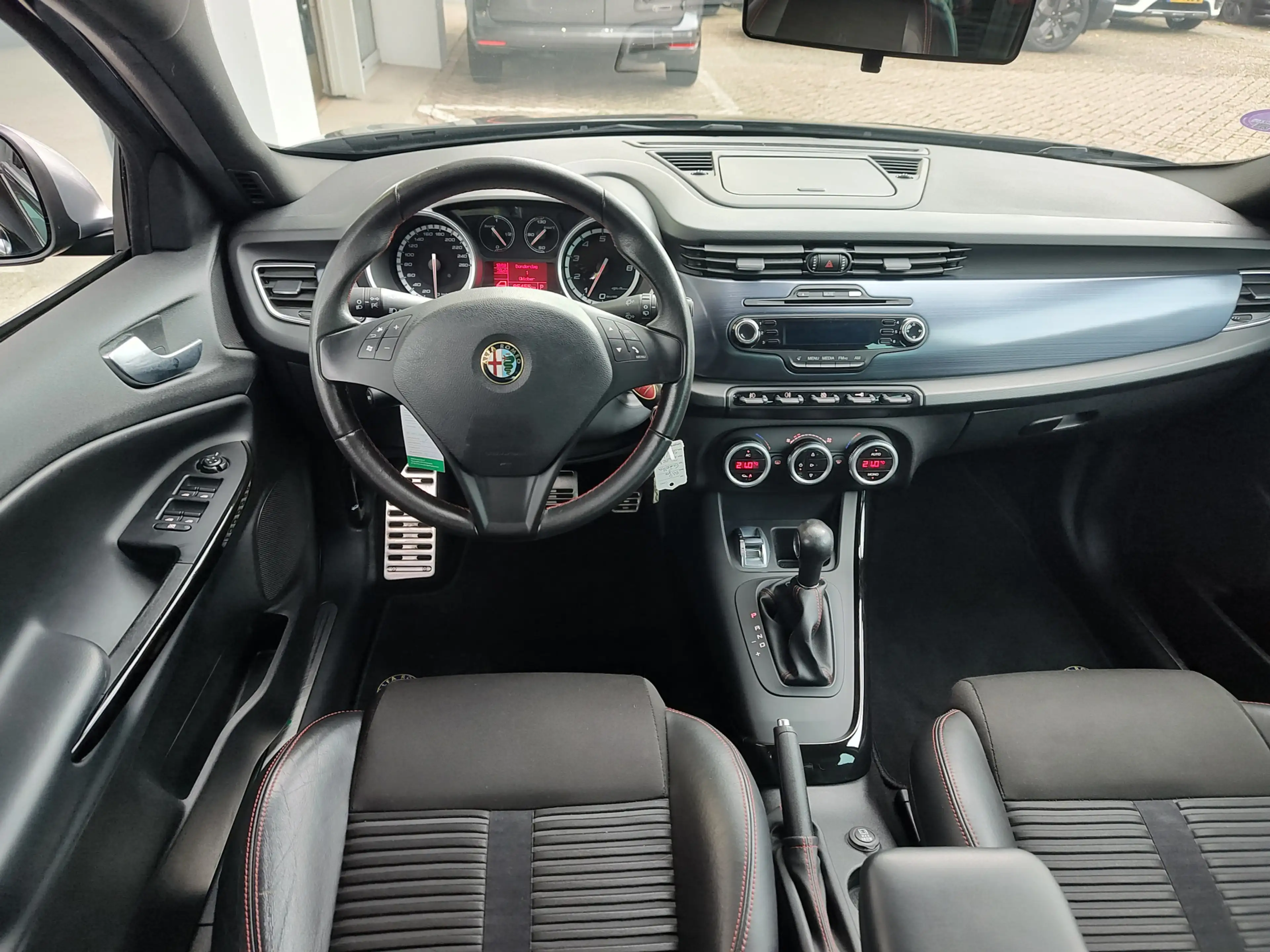 Alfa Romeo Giulietta 1.4 T SPORTIVA AUTOMAAT Cruise Control | Clima | P — photo 12