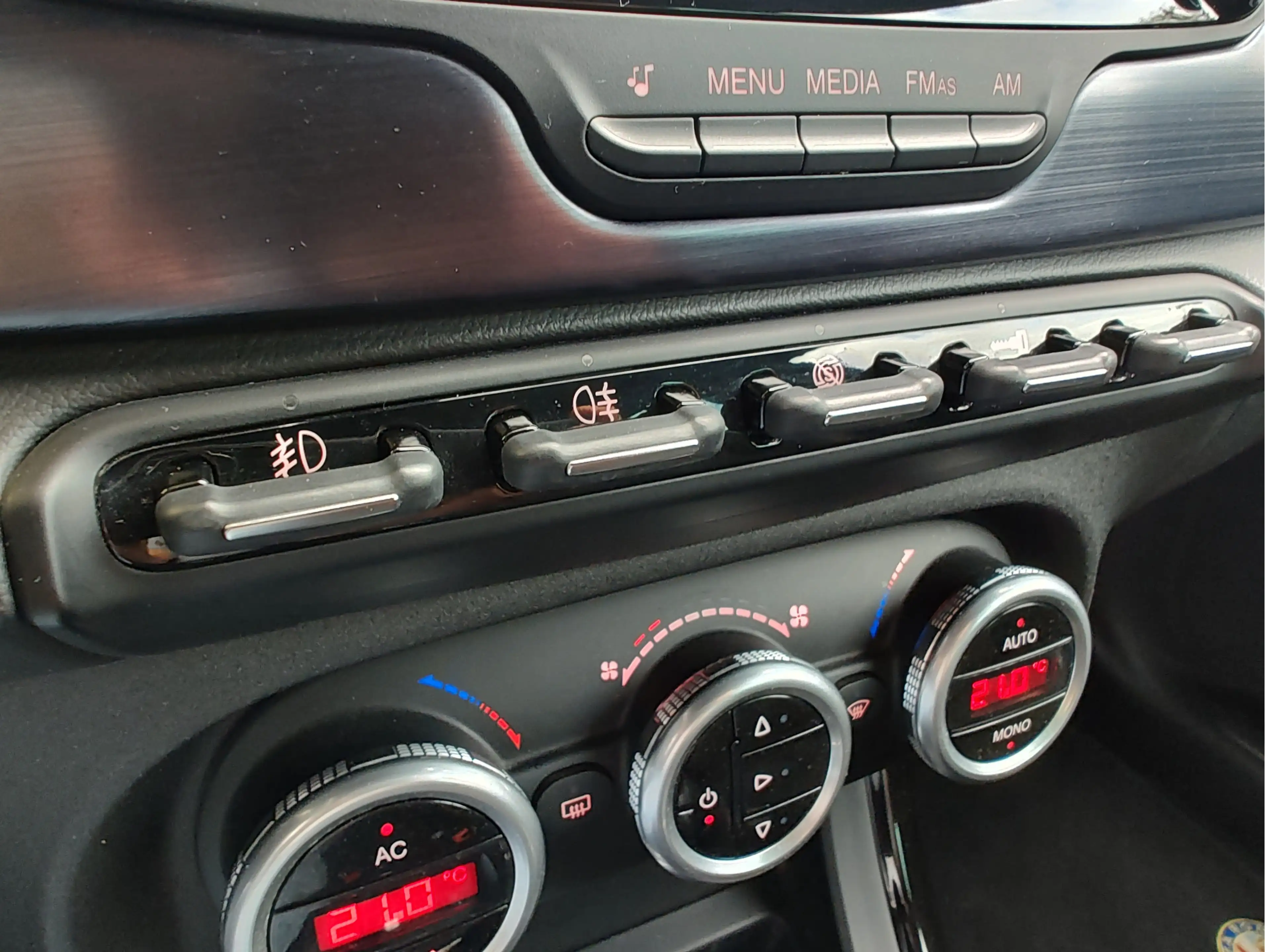 Alfa Romeo Giulietta 1.4 T SPORTIVA AUTOMAAT Cruise Control | Clima | P — photo 16