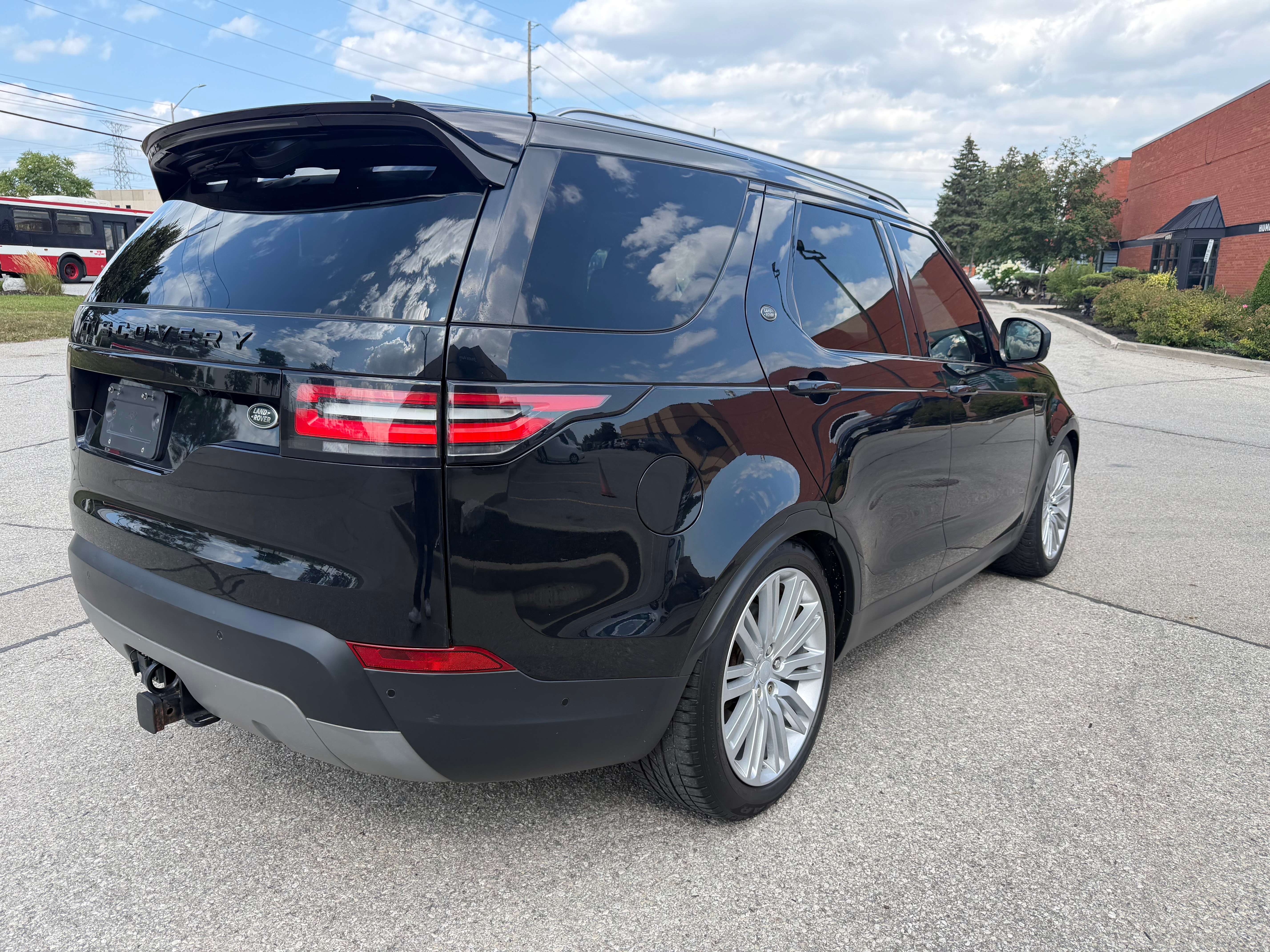 2017 Land Rover Discovery 5