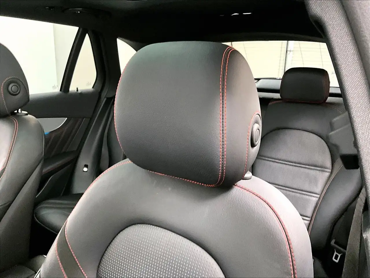 Mercedes-Benz GLC снимка Mercedes-Benz GLC