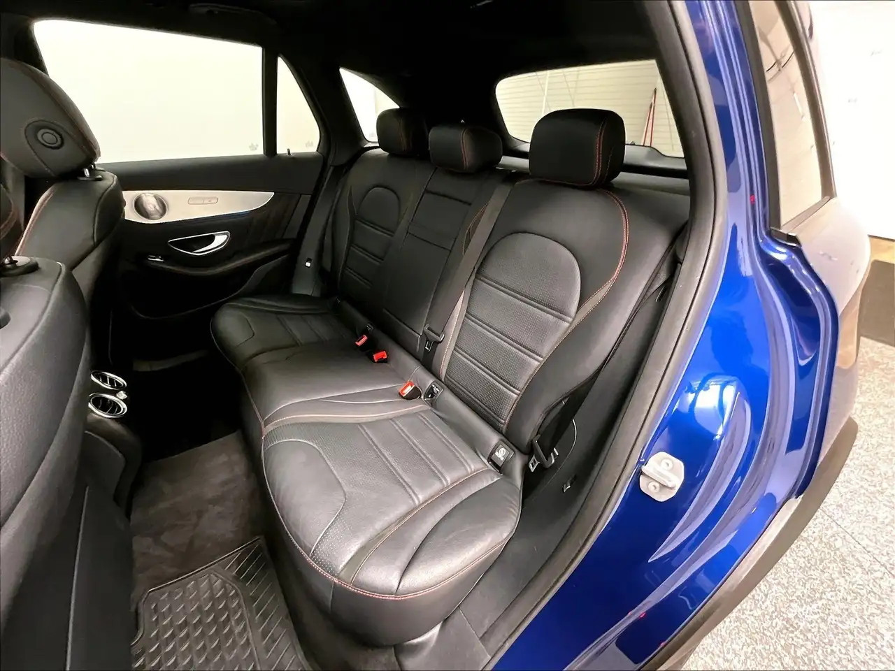 Mercedes-Benz GLC снимка Mercedes-Benz GLC
