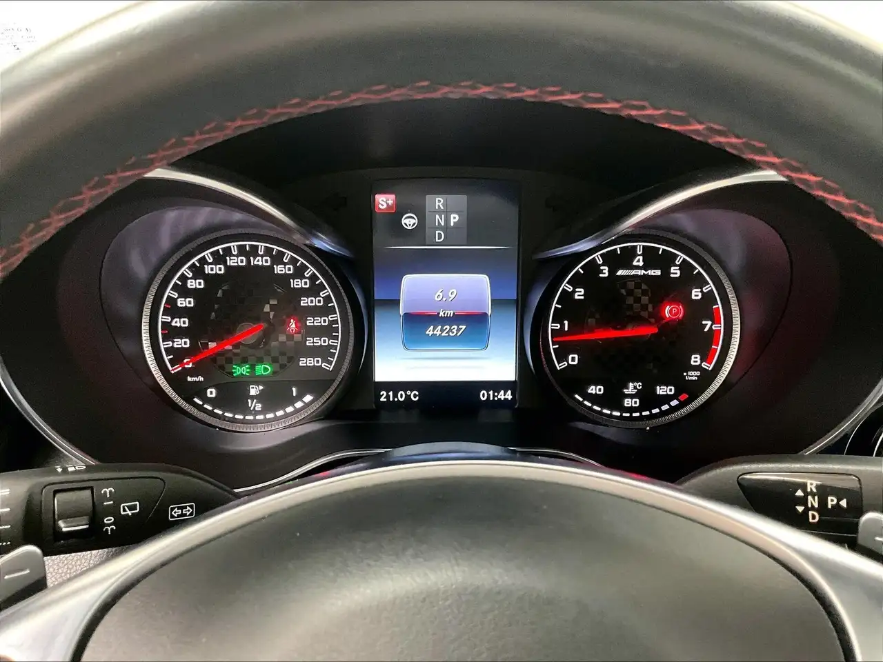 Mercedes-Benz GLC снимка Mercedes-Benz GLC