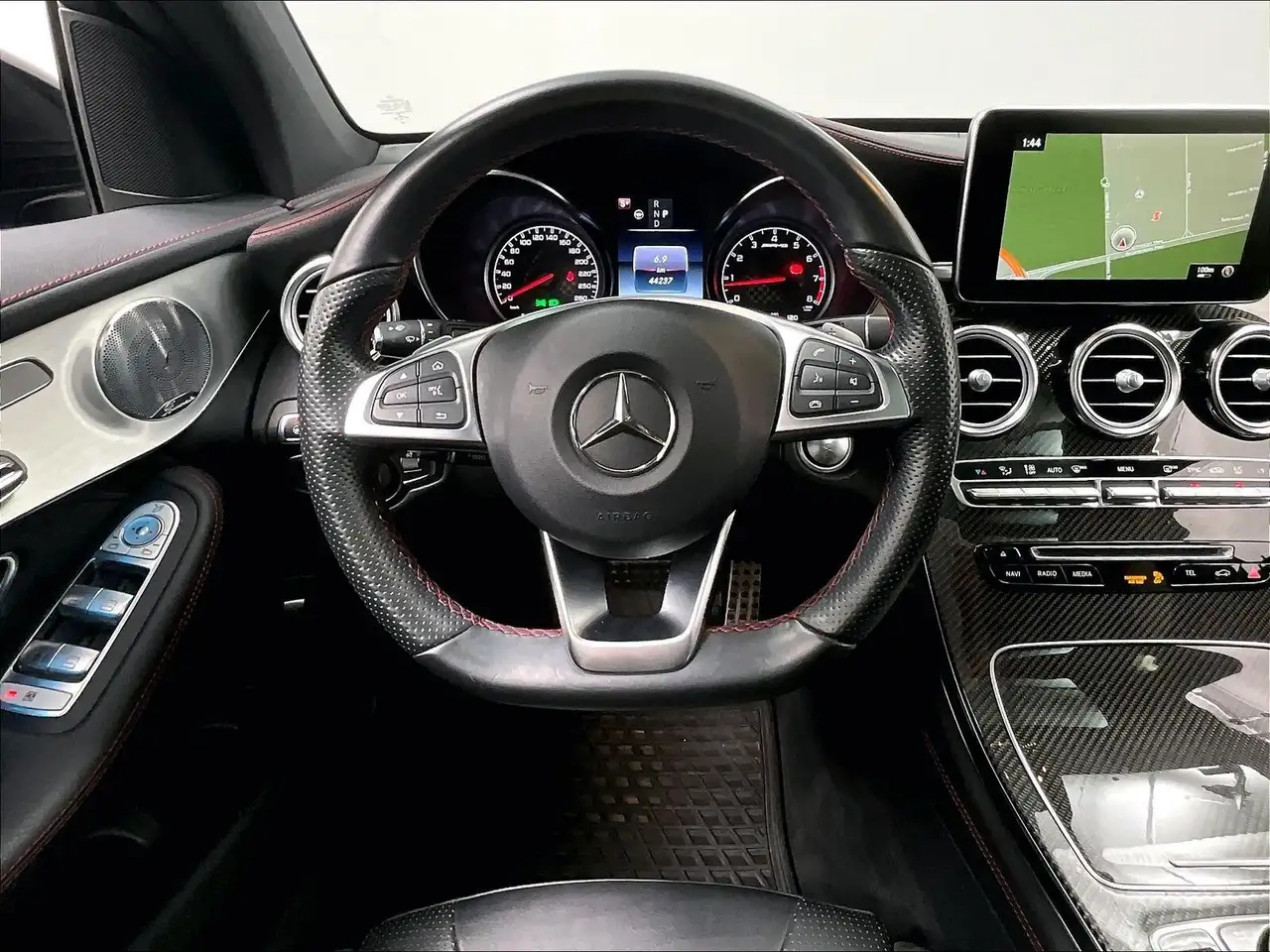 Mercedes-Benz GLC снимка Mercedes-Benz GLC