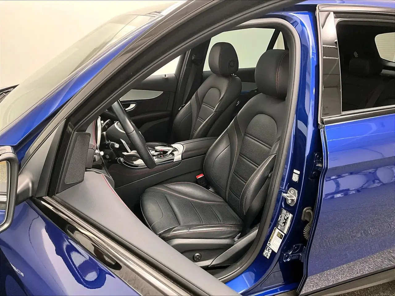 Mercedes-Benz GLC снимка Mercedes-Benz GLC