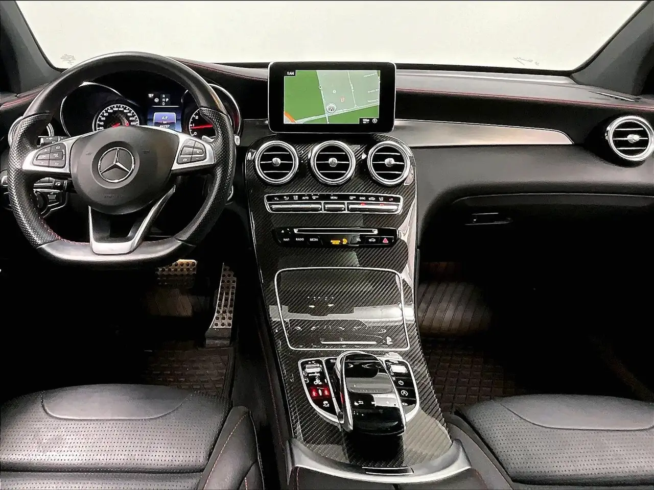 Mercedes-Benz GLC снимка Mercedes-Benz GLC