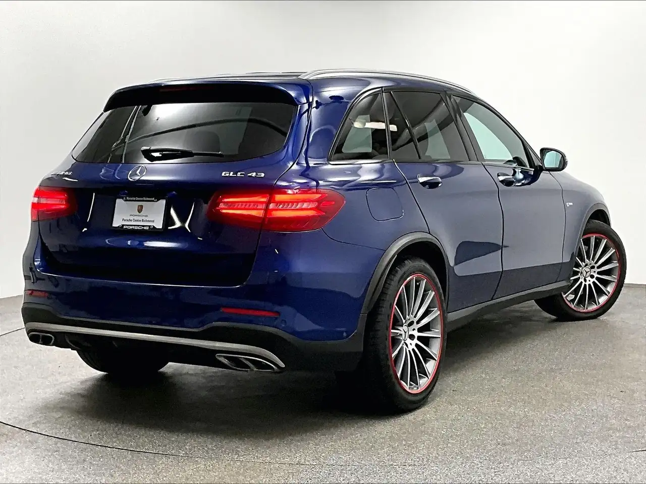 Mercedes-Benz GLC снимка Mercedes-Benz GLC