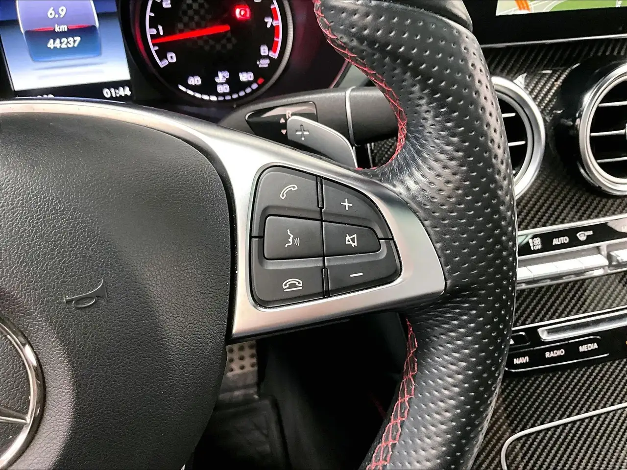 Mercedes-Benz GLC снимка Mercedes-Benz GLC