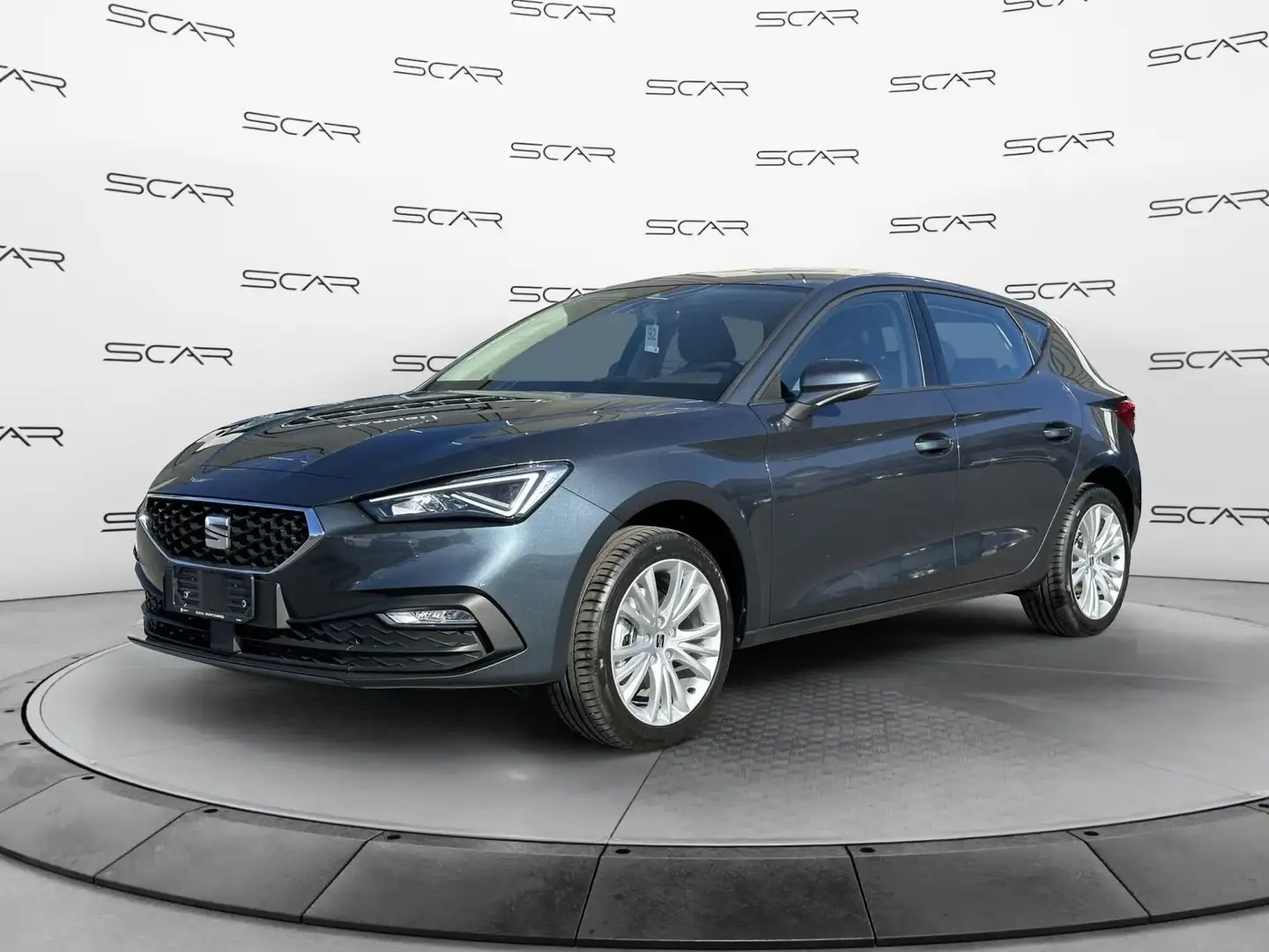 SEAT Leon 1.0 eTSI 110 CV DSG Businnes Šedá - 1