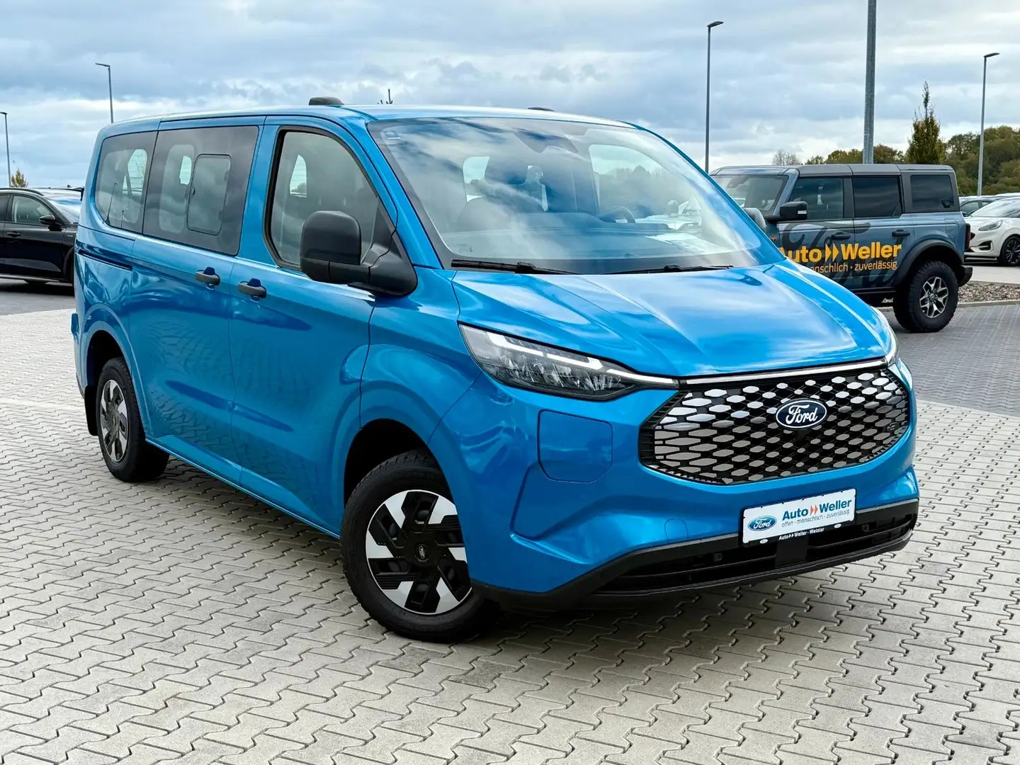 Ford Transit Custom Kombi E 340 L1 82,5 kWh 1. Hand Blau - 2