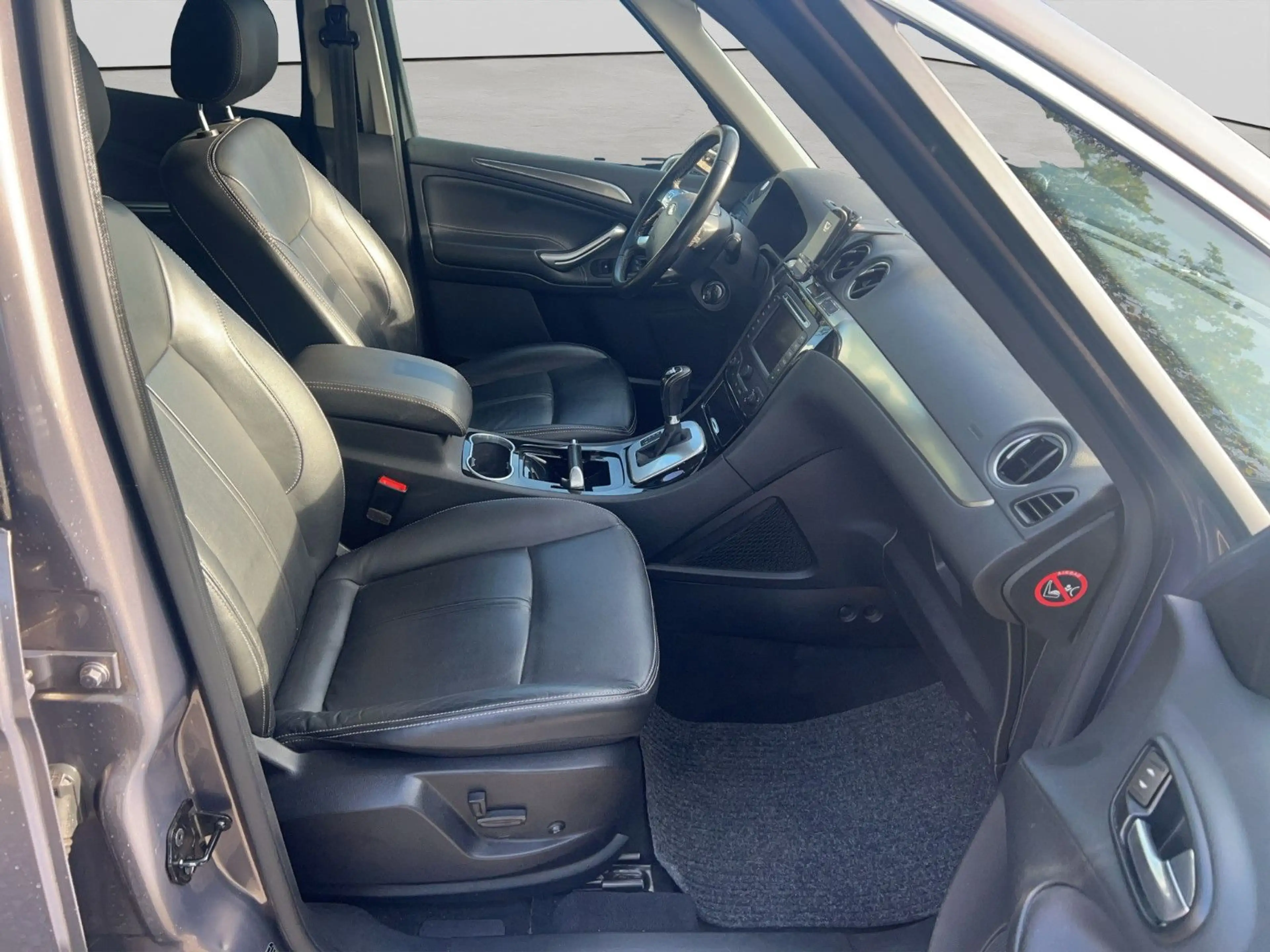 Ford S-Max S-MAX Titanium/AHK/8xAlu/Navi/Leder/Temp./ — photo 15