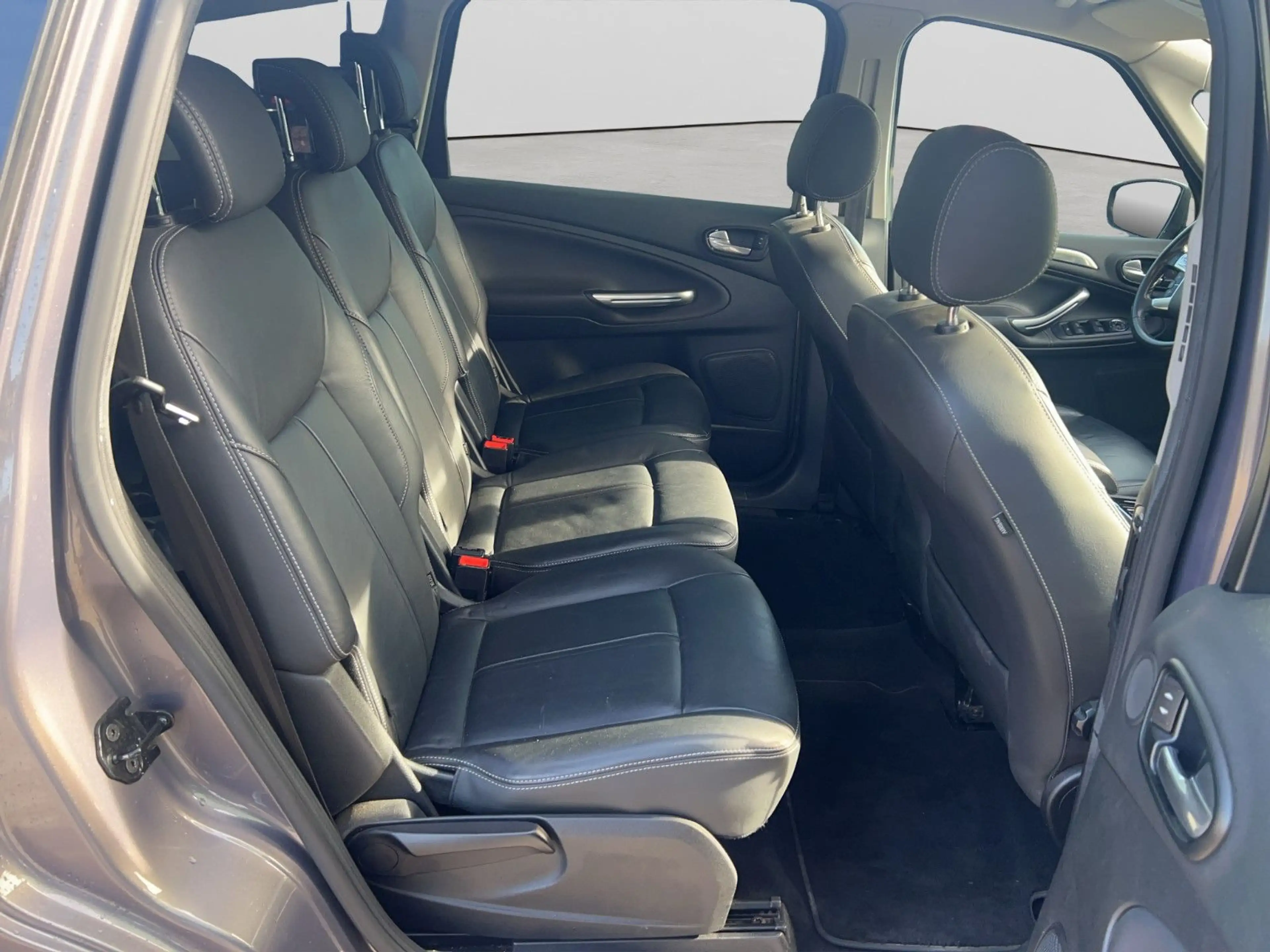 Ford S-Max S-MAX Titanium/AHK/8xAlu/Navi/Leder/Temp./ — photo 14