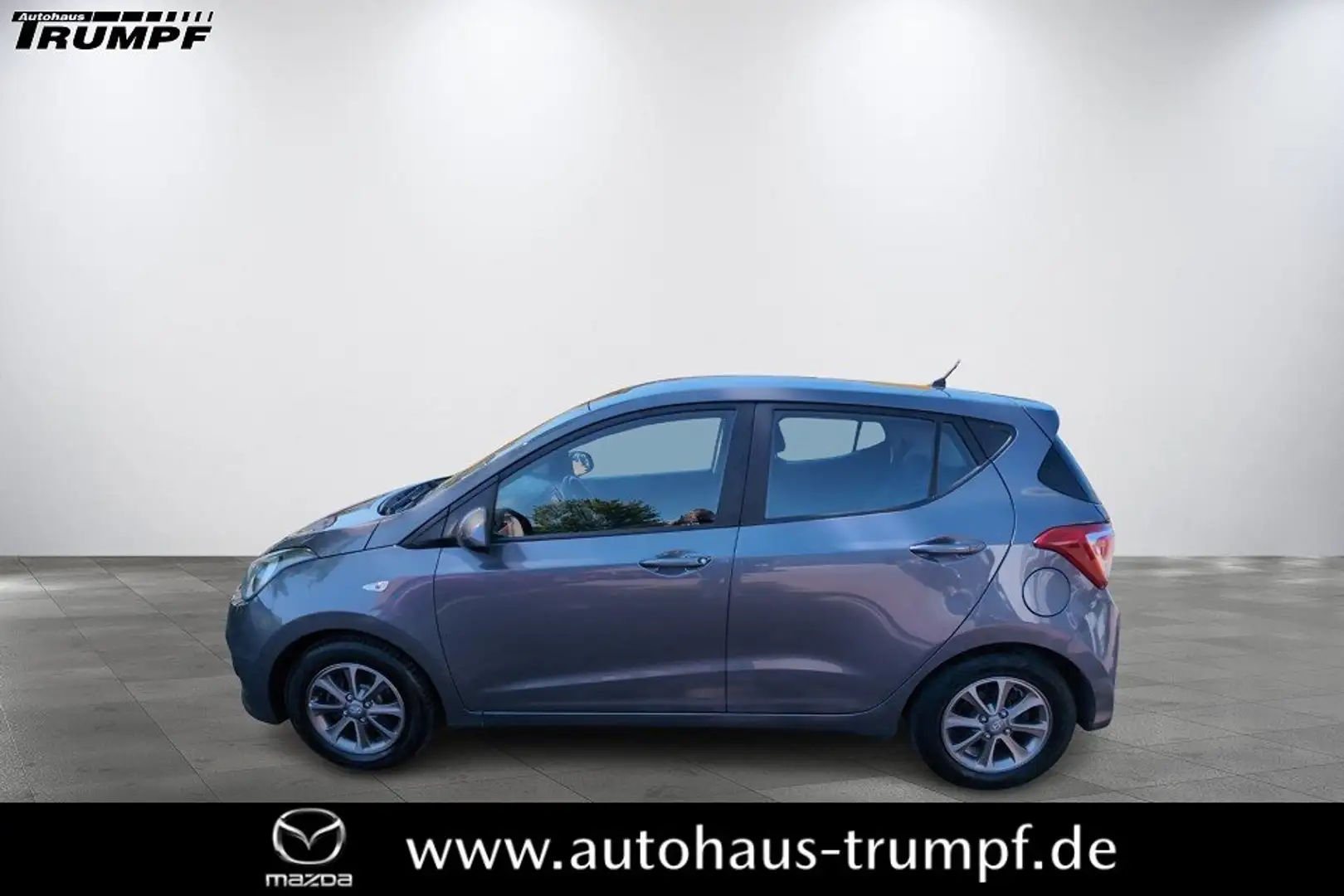 Hyundai i10 1.0 YES! Klima Sitzhzg. 2-fach bereift Plateado - 1