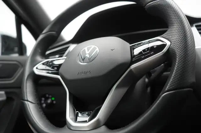 Volkswagen Tiguan Allspace view 14
