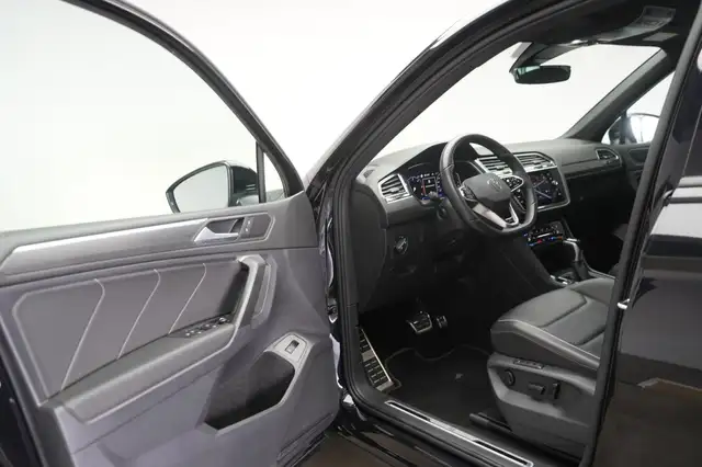 Volkswagen Tiguan Allspace view 10