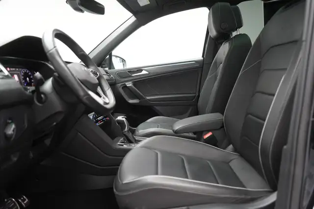 Volkswagen Tiguan Allspace view 8