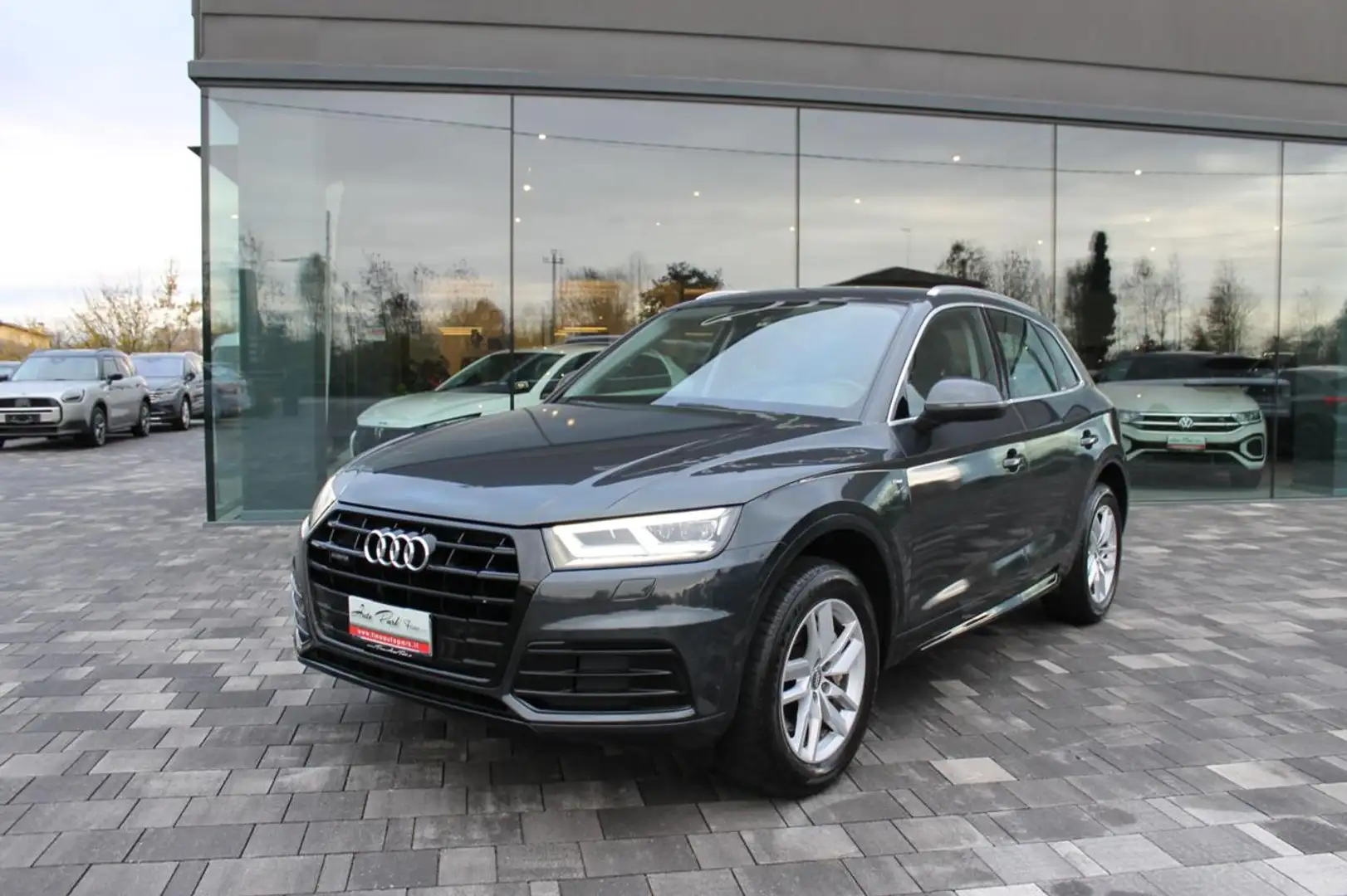 Audi Q5 2.0 TDI 190 CV quattro S tronic S LINE est Grau - 2