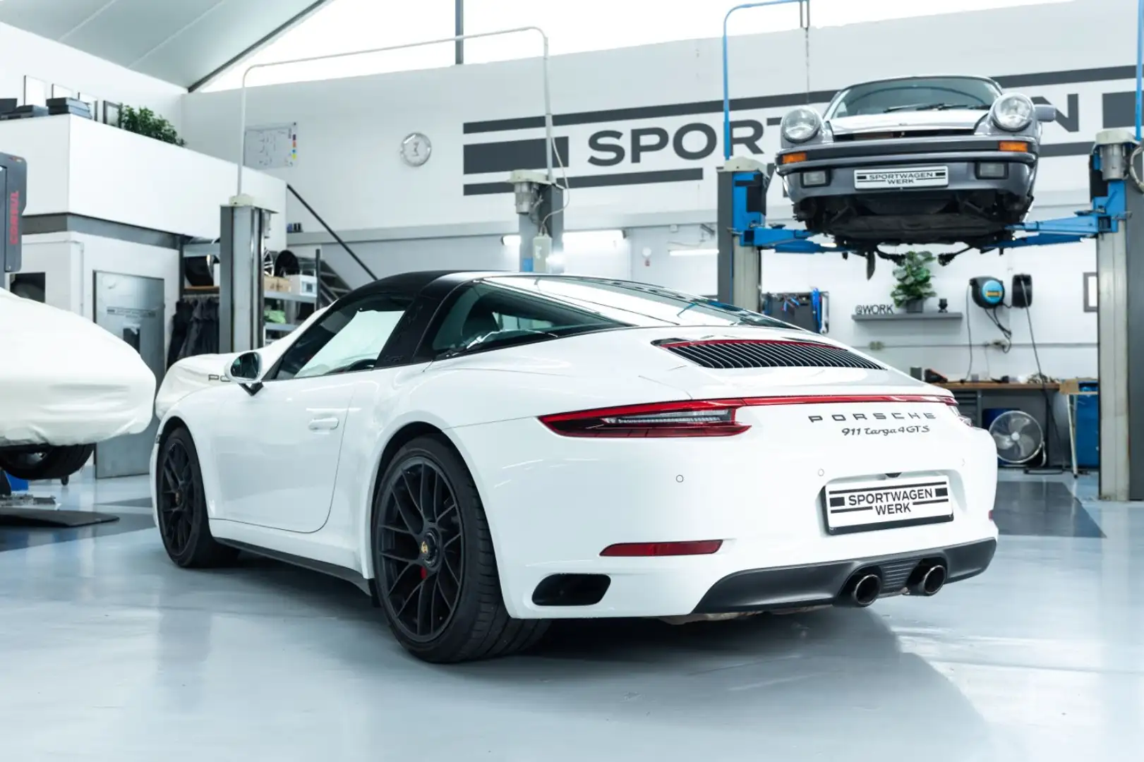 Porsche 991 I 911 Carrera Targa 4 GTS I PDLS+ I Carbon Weiß - 2